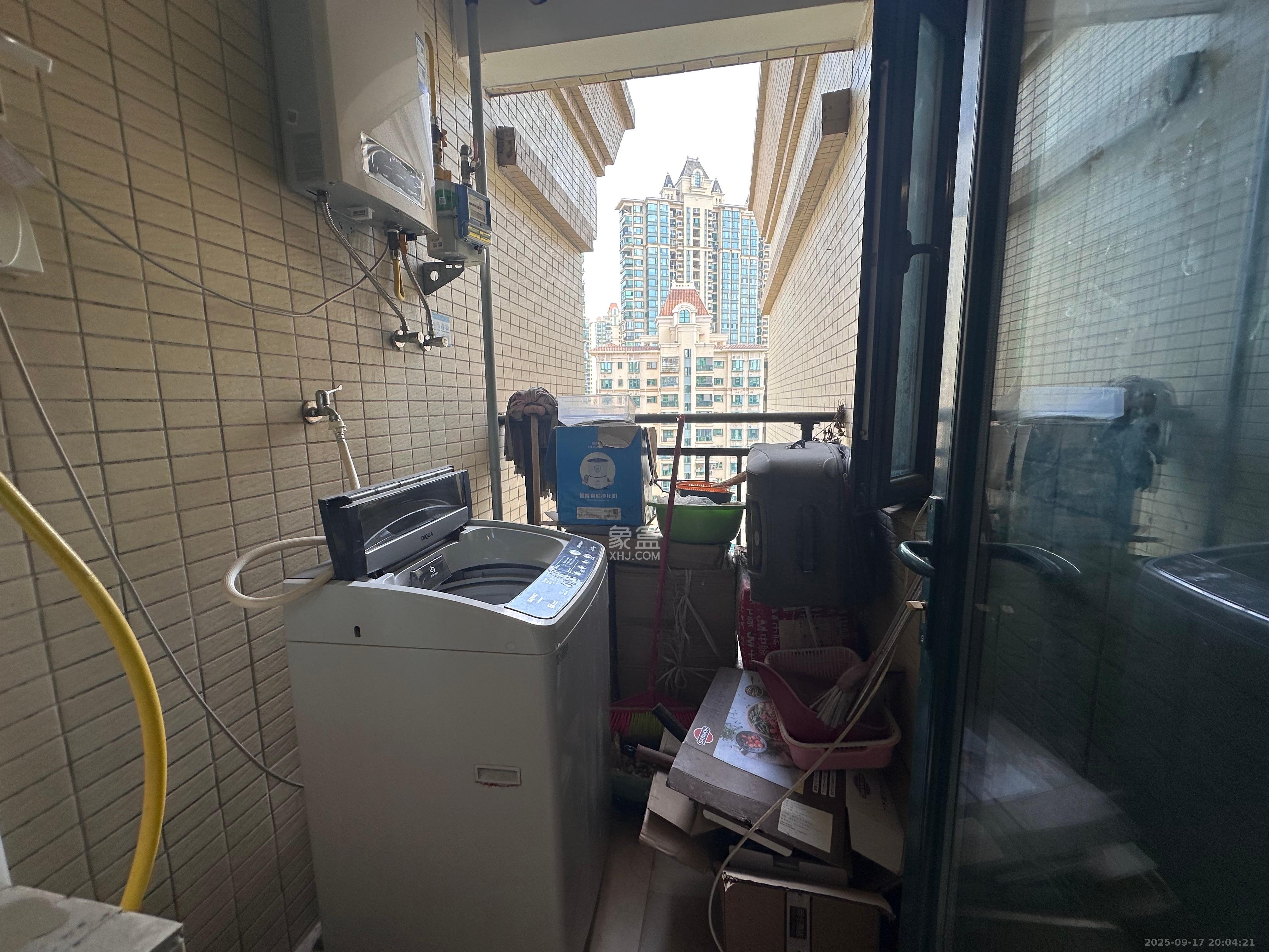 恒大雅苑  3室2厅2卫    3000.0元/月室内图