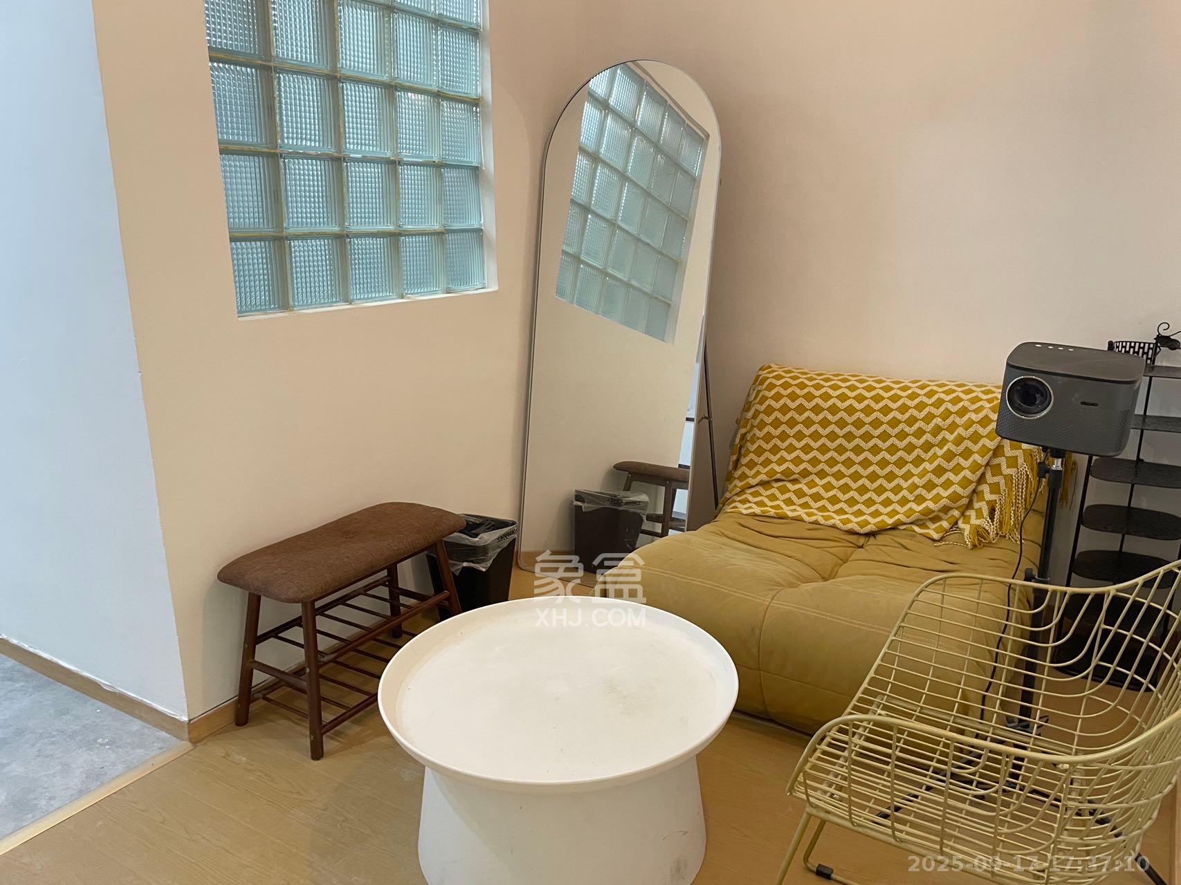 YO领域(领御大厦) 1室1厅1卫 2000.0元/月 YO领域(领御大厦) 1室1厅1卫 2000.0元/月室内图