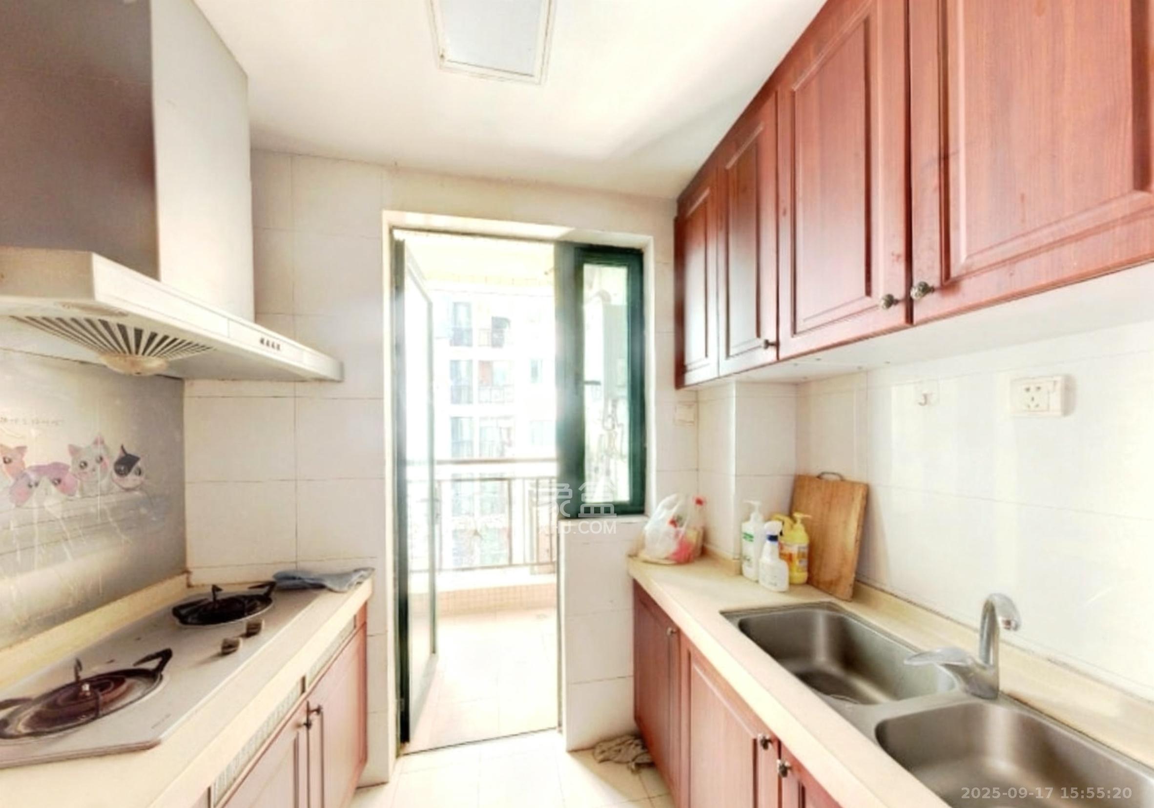 恒大城  2室2厅1卫    2200.0元/月室内图