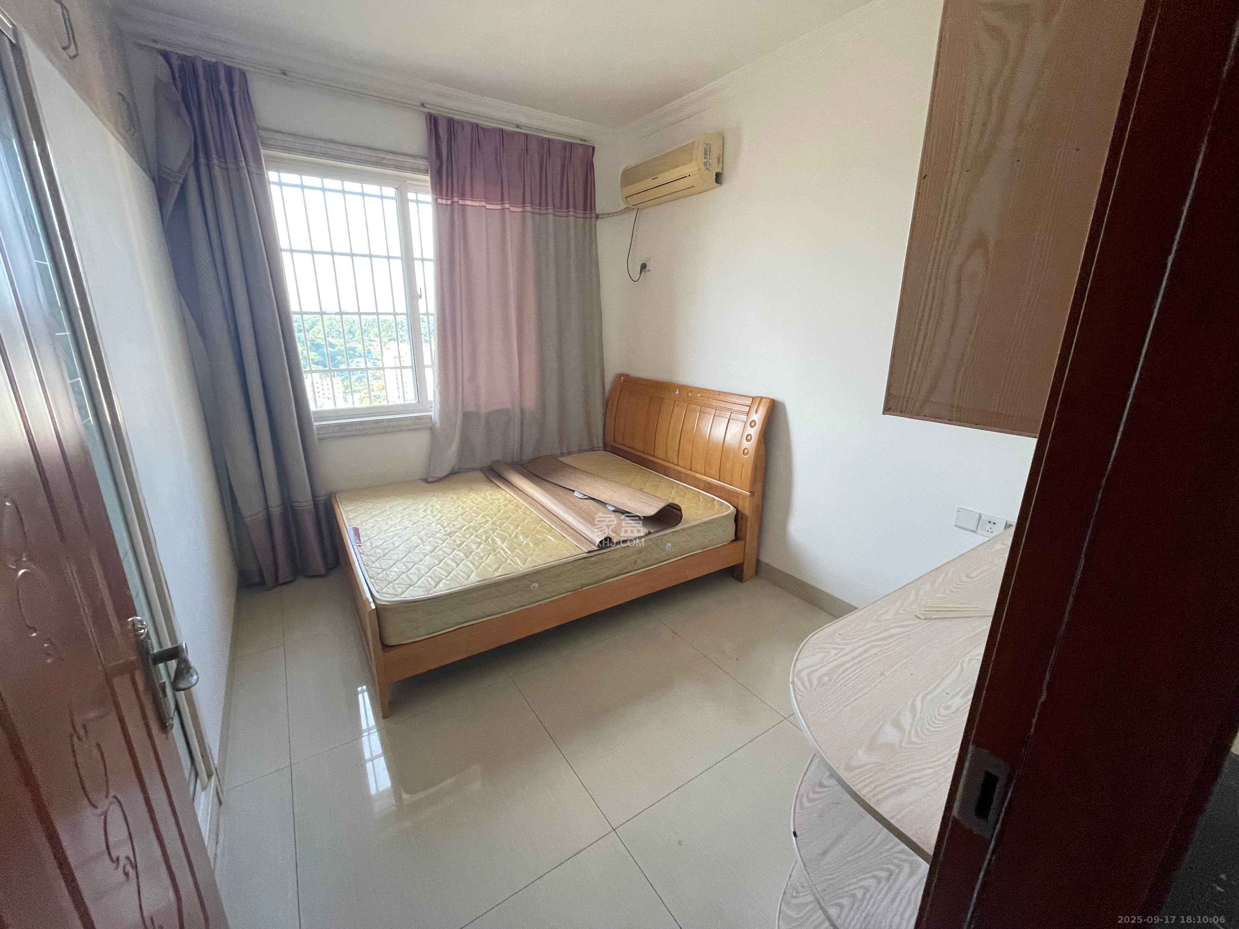 星城新宇桃花苑  3室1厅2卫    1900.0元/月室内图