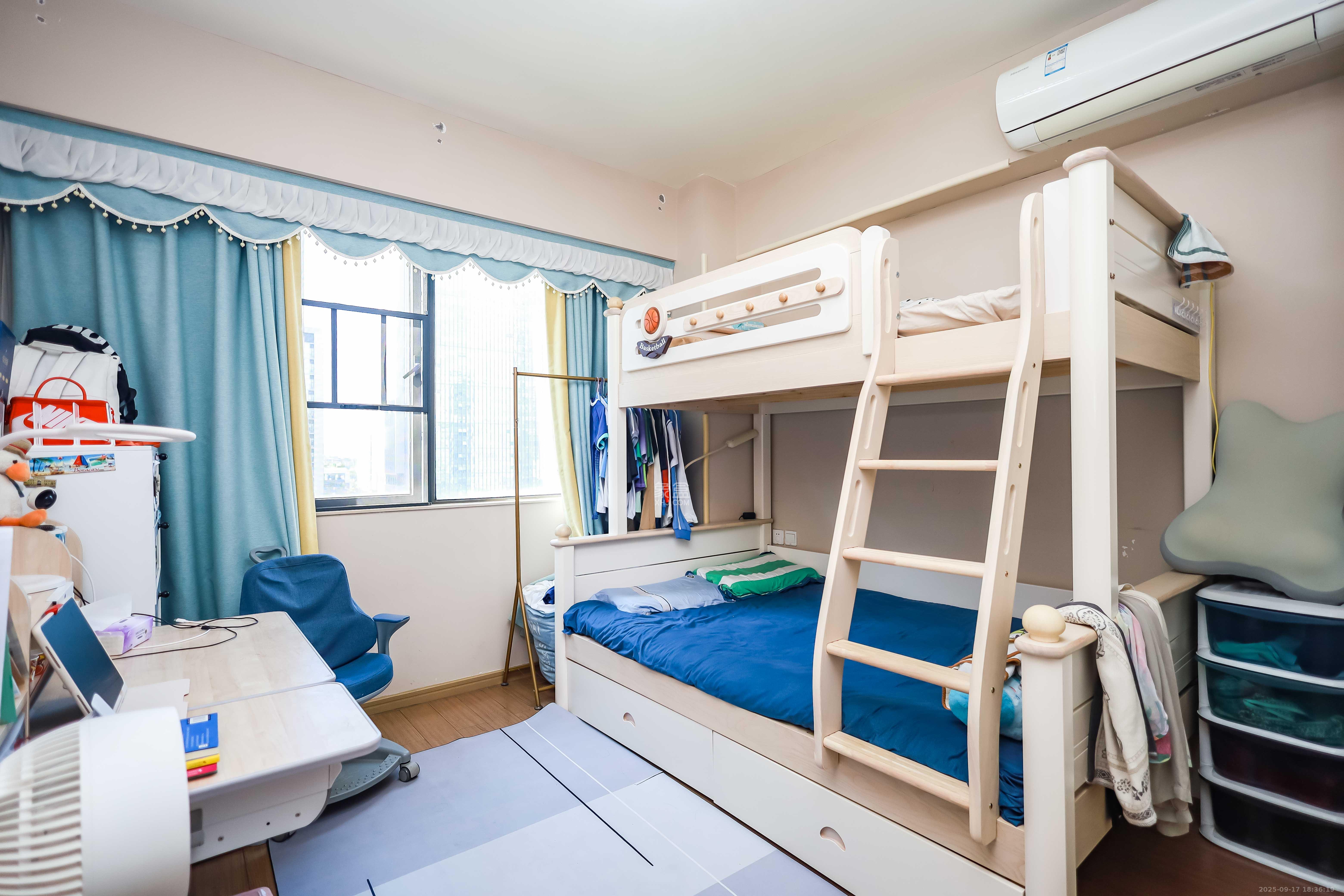 麓谷小镇  3室2厅1卫    59.8万卧室