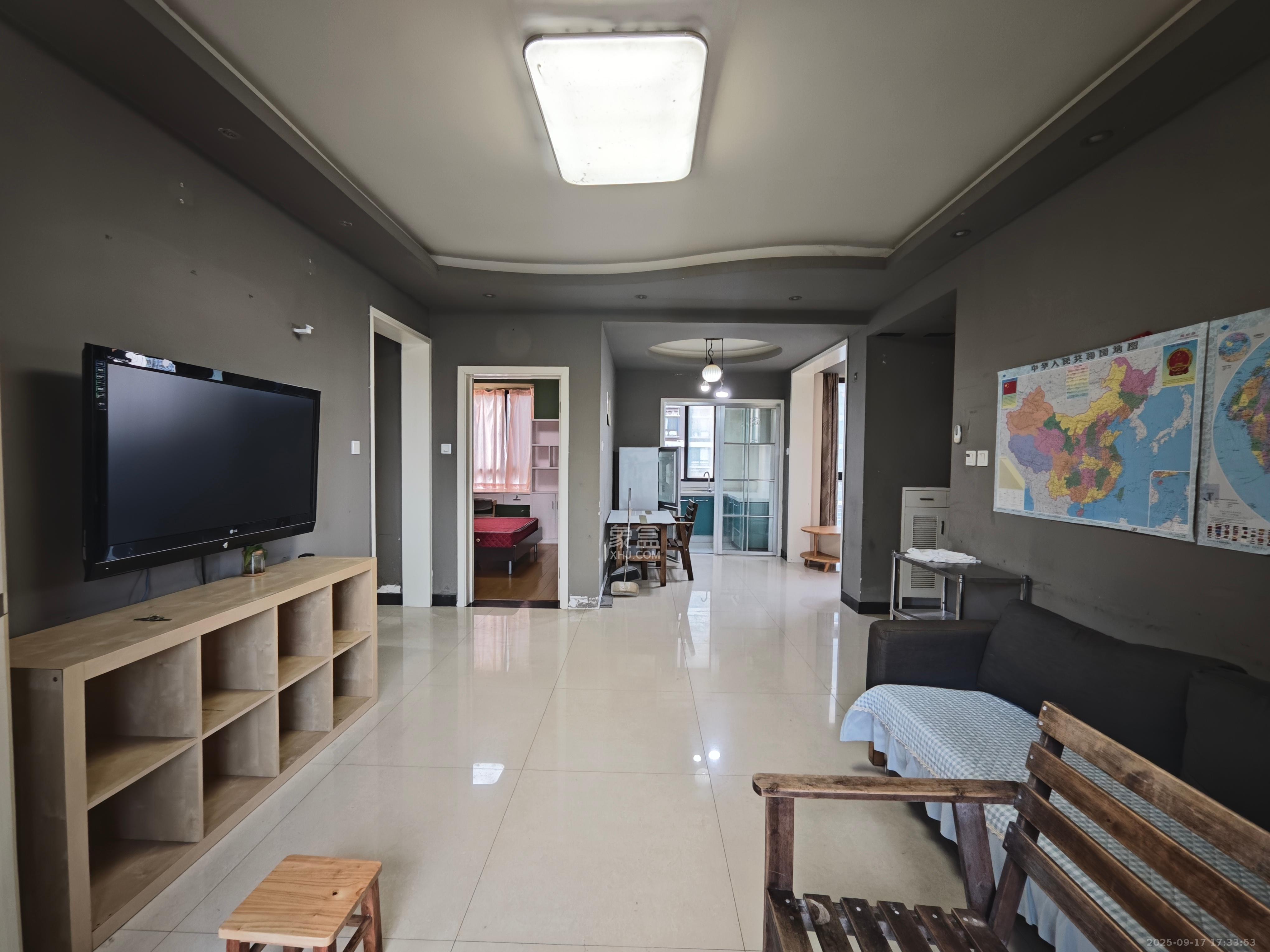 湘江世纪城悦江苑 1室2厅1卫 2500.0元/月 湘江世纪城悦江苑 1室2厅1卫 2500.0元/月室内图