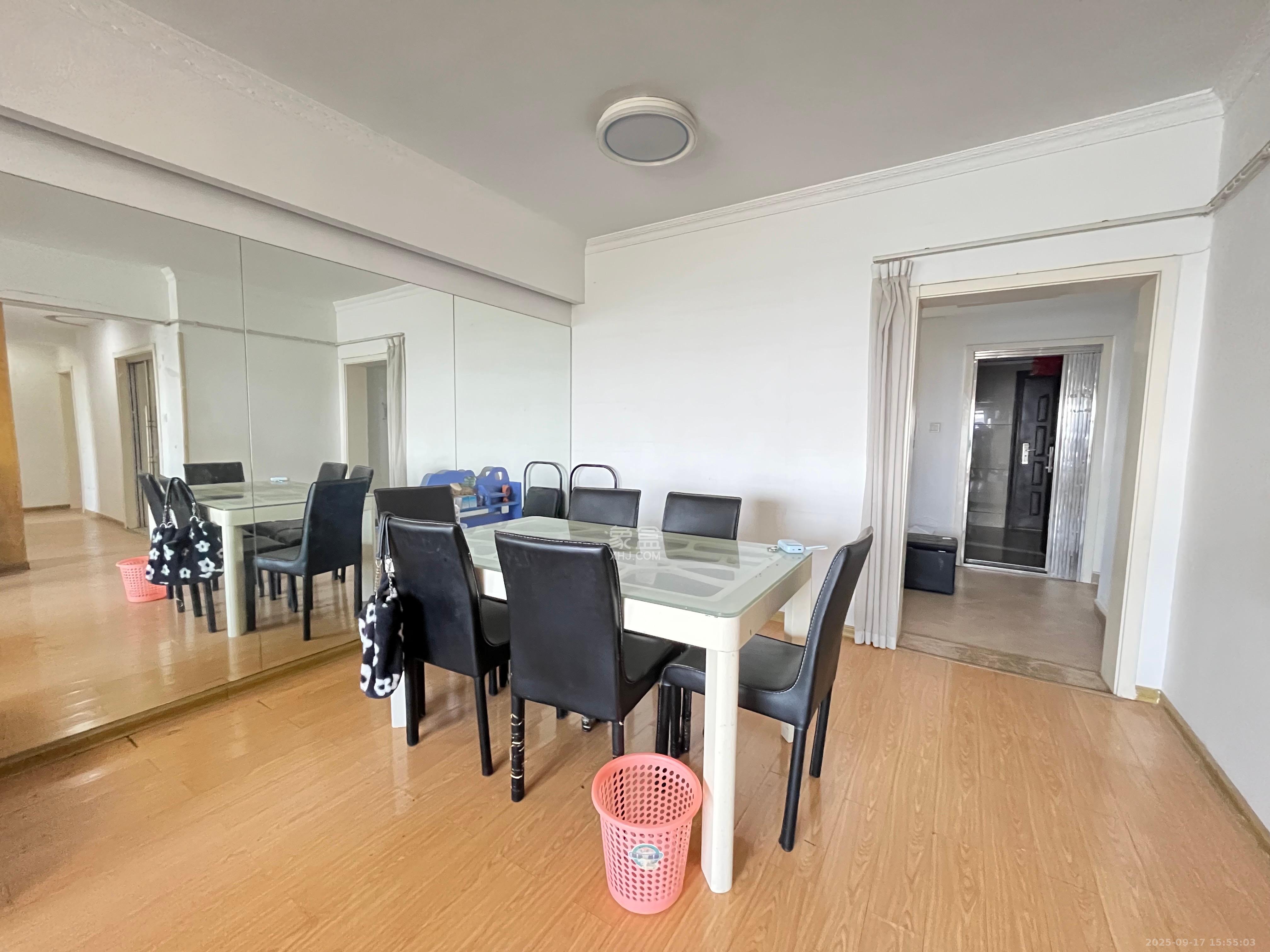 兰亭峰景 3室2厅2卫 2800.0元/月 兰亭峰景 3室2厅2卫 2800.0元/月室内图