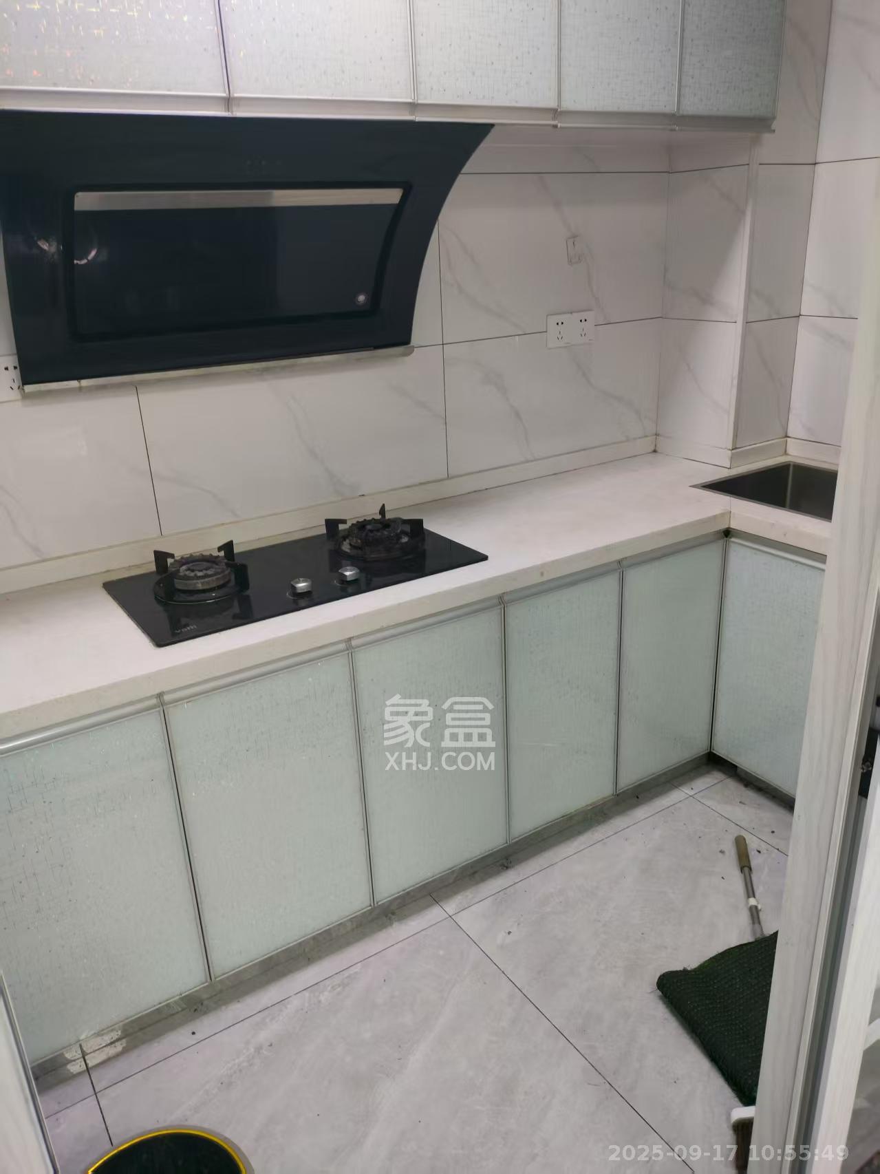 紫华郡  3室1厅1卫    1500.0元/月室内图