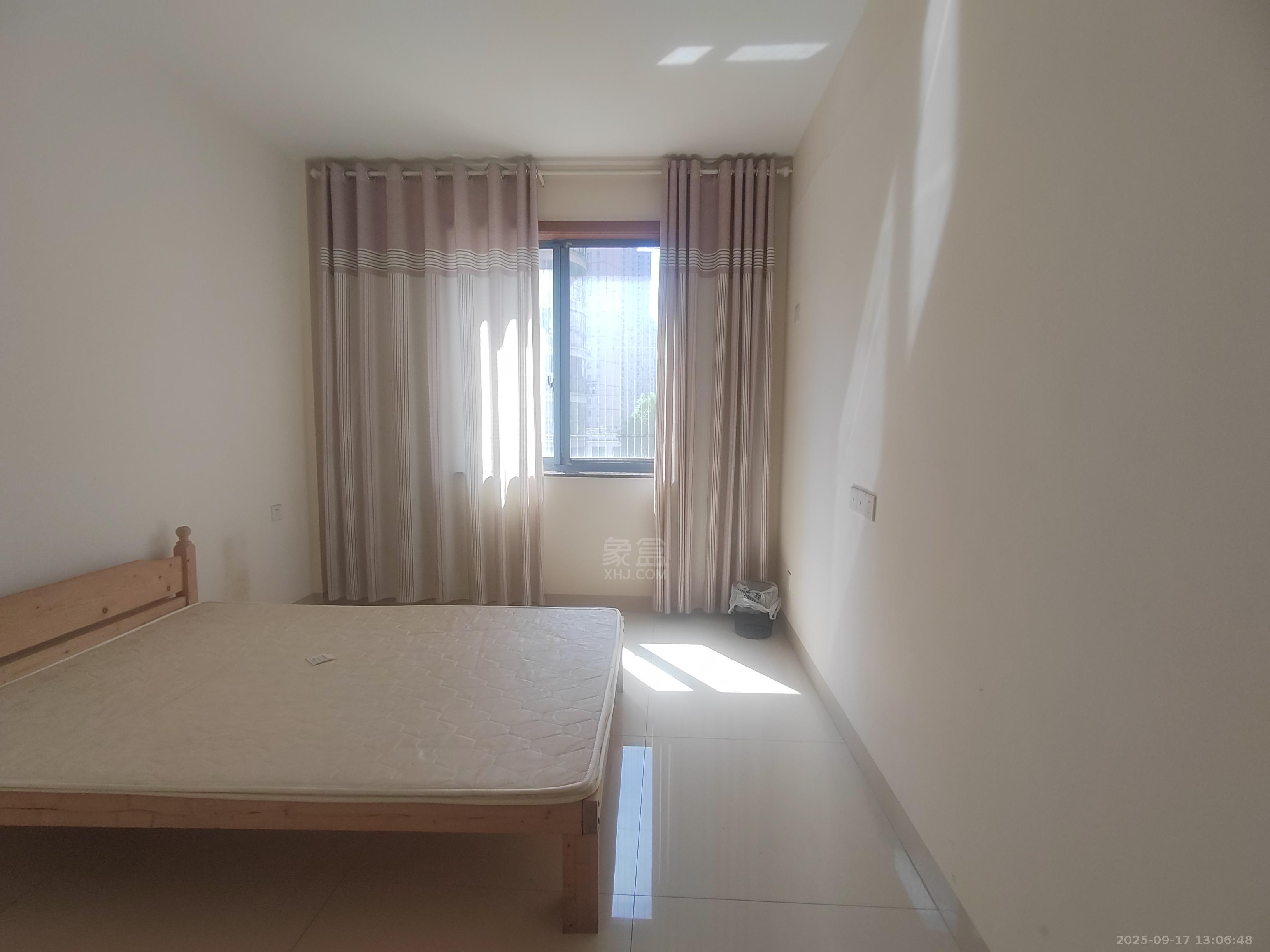 天泉一品 3室2厅2卫 2100.0元/月 天泉一品 3室2厅2卫 2100.0元/月室内图