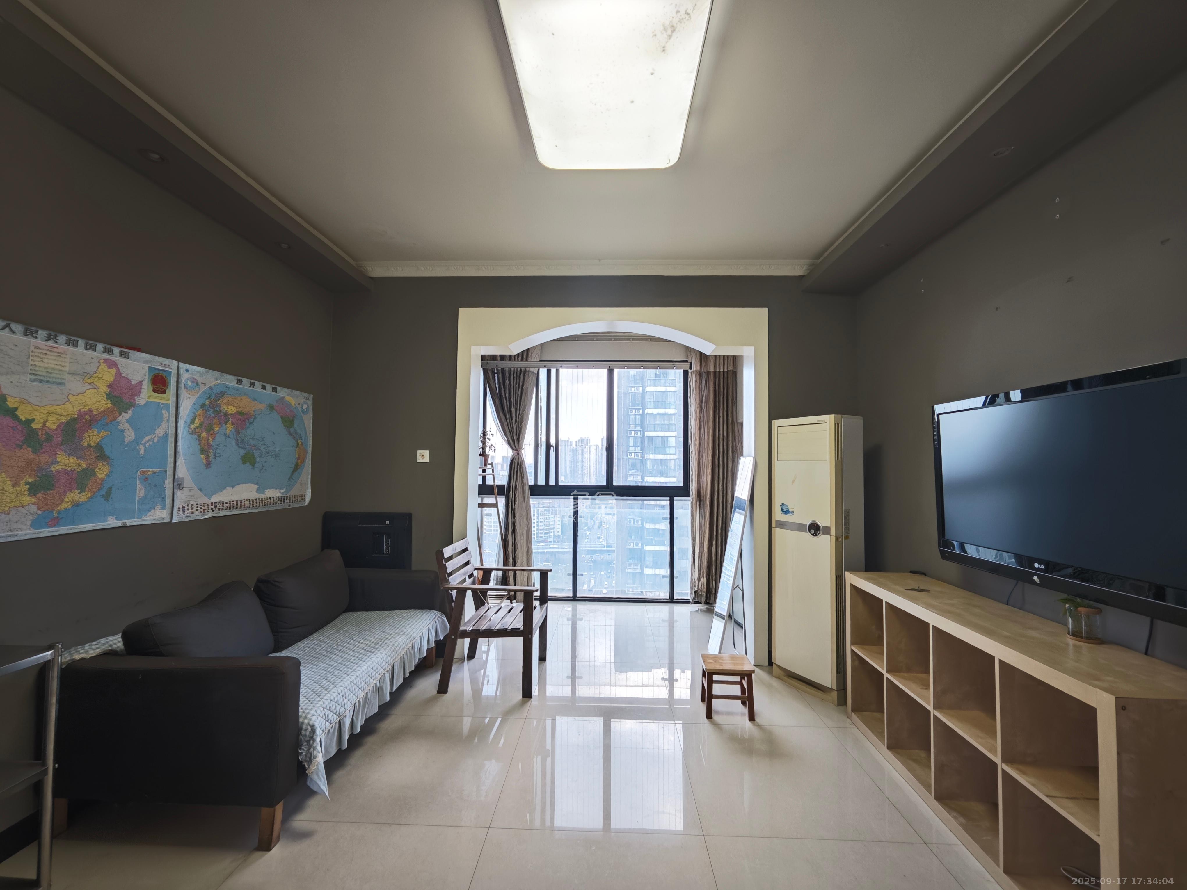 湘江世纪城悦江苑 1室2厅1卫 2500.0元/月 湘江世纪城悦江苑 1室2厅1卫 2500.0元/月室内图