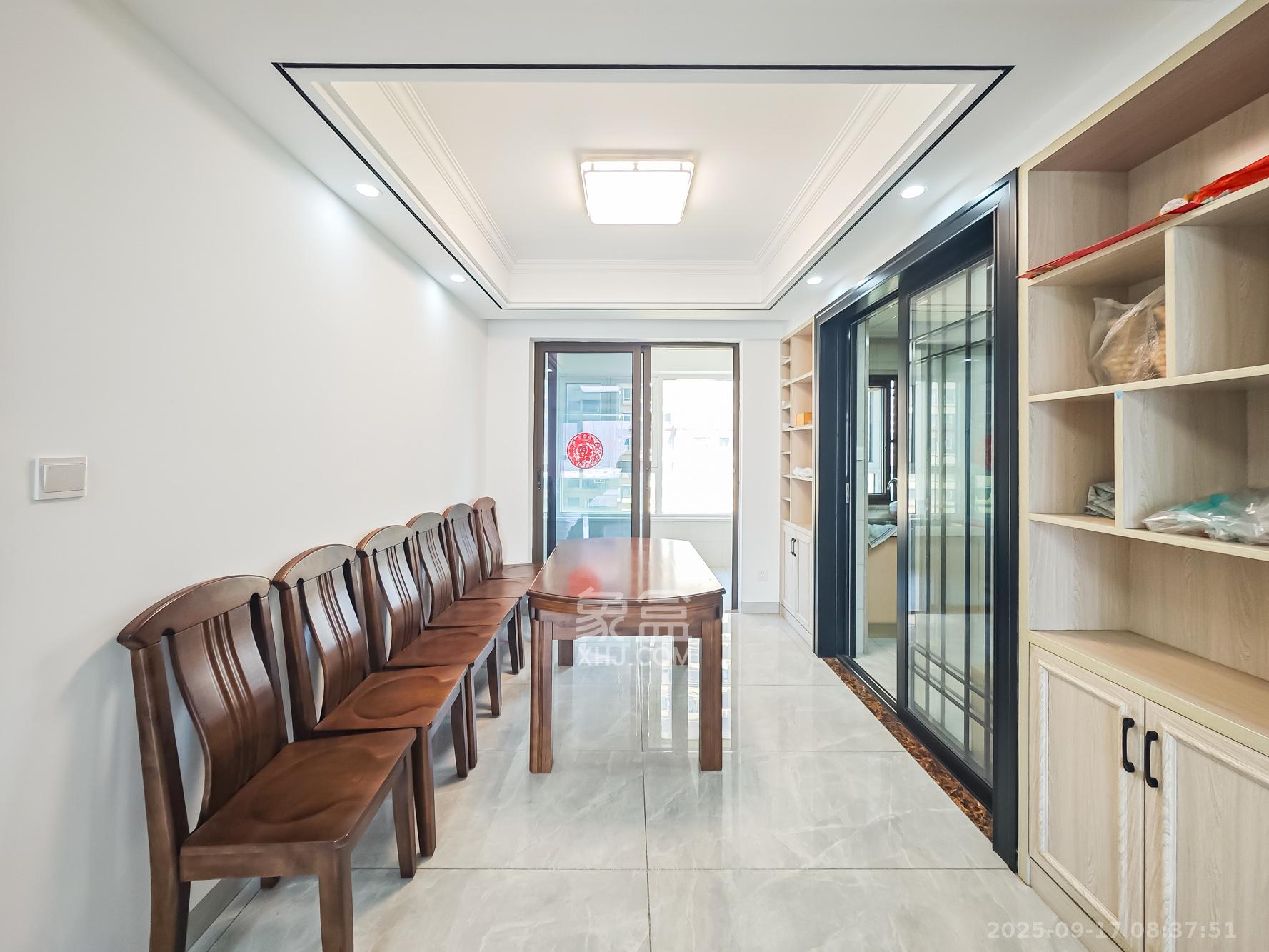 山语城三期  3室2厅2卫    105.0万客厅