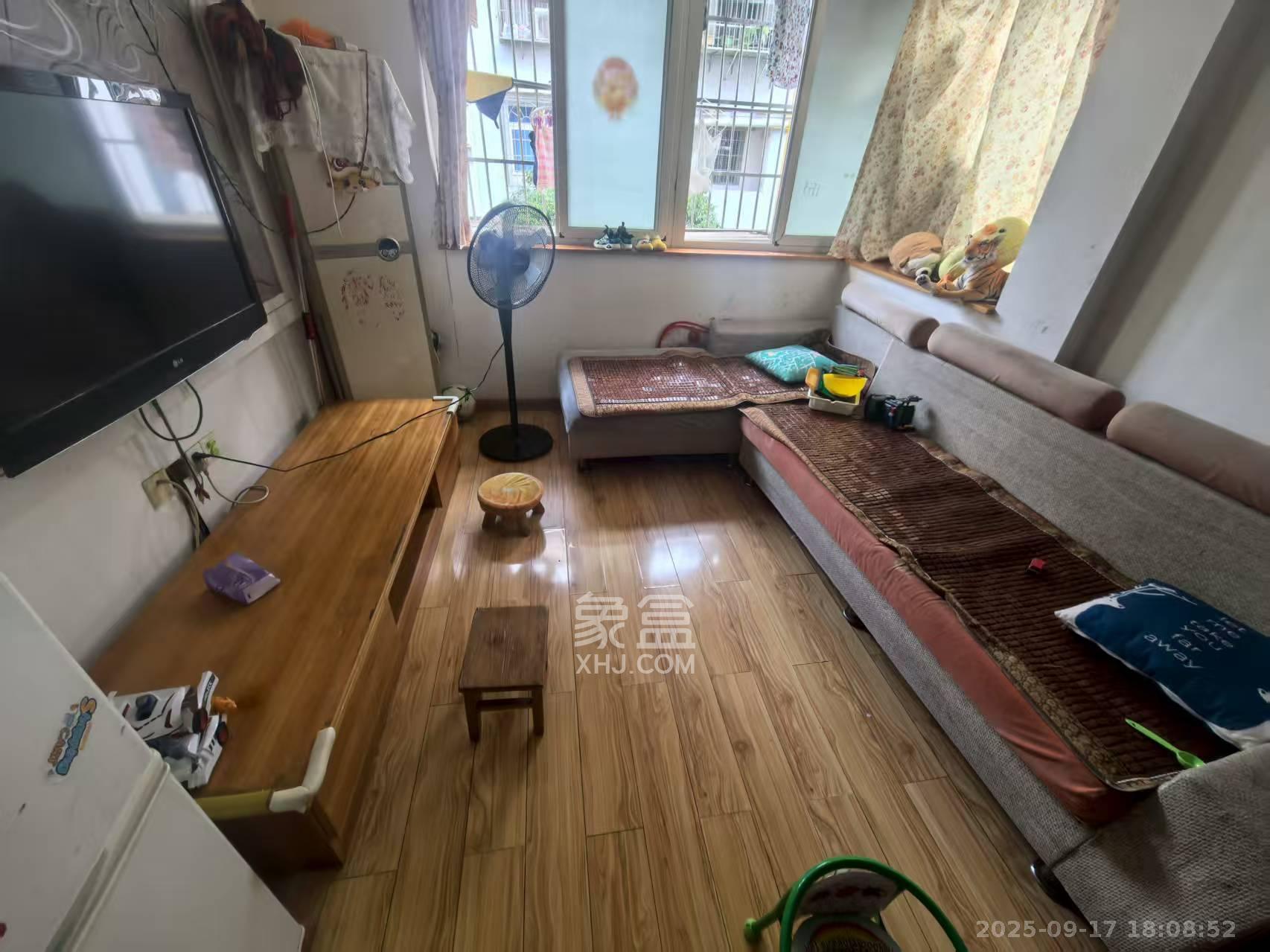 新民小区 2室2厅1卫 2000.0元/月 新民小区 2室2厅1卫 2000.0元/月室内图