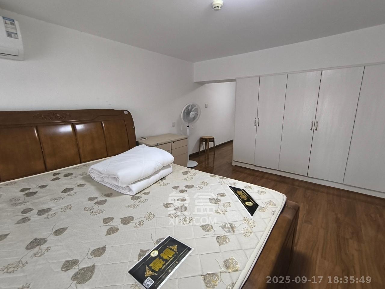 洋湖时代  1室1厅1卫    1300.0元/月 洋湖时代  1室1厅1卫    1300.0元/月室内图