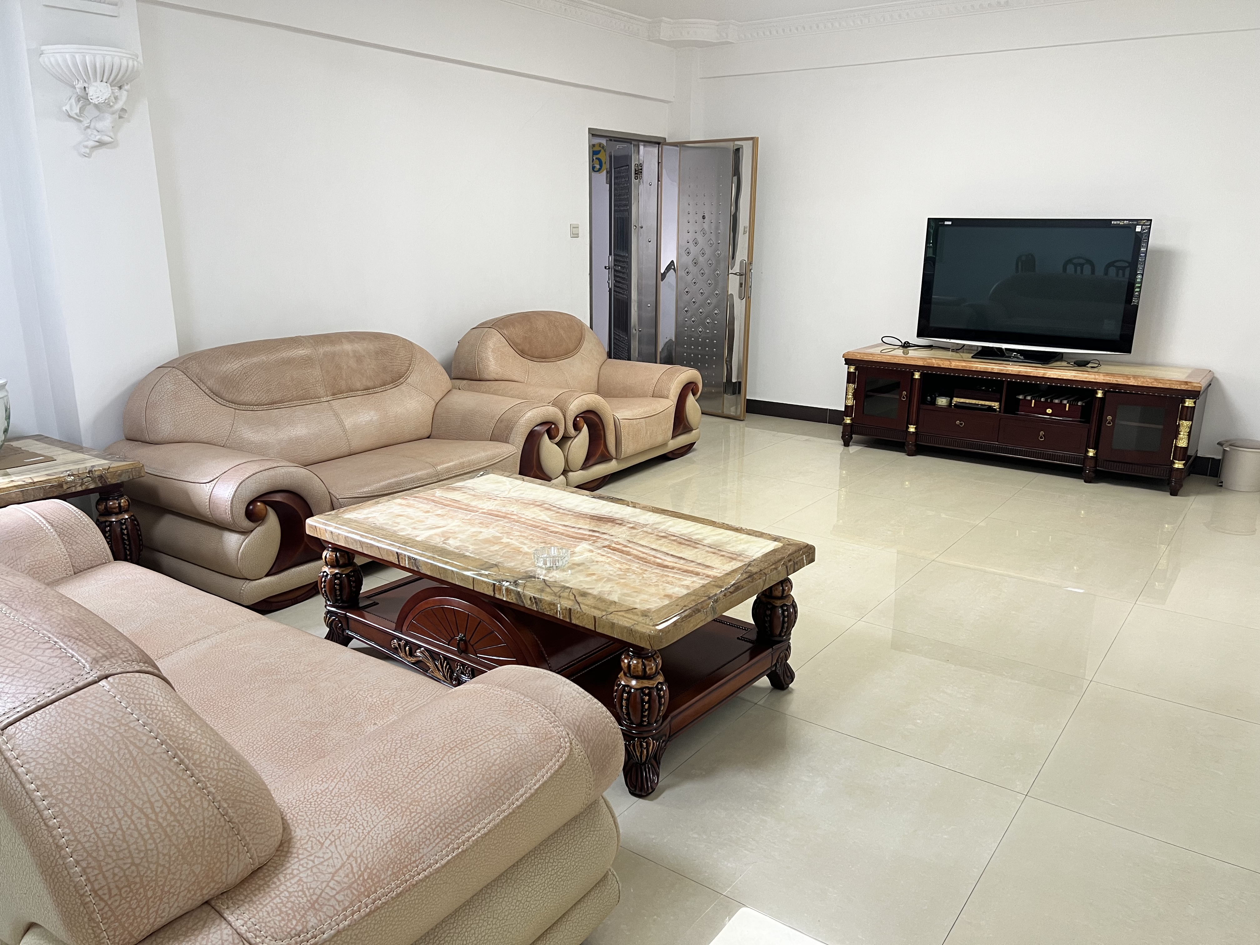 宇盛小区 3室2厅1卫 2100.0元/月 宇盛小区 3室2厅1卫 2100.0元/月室内图