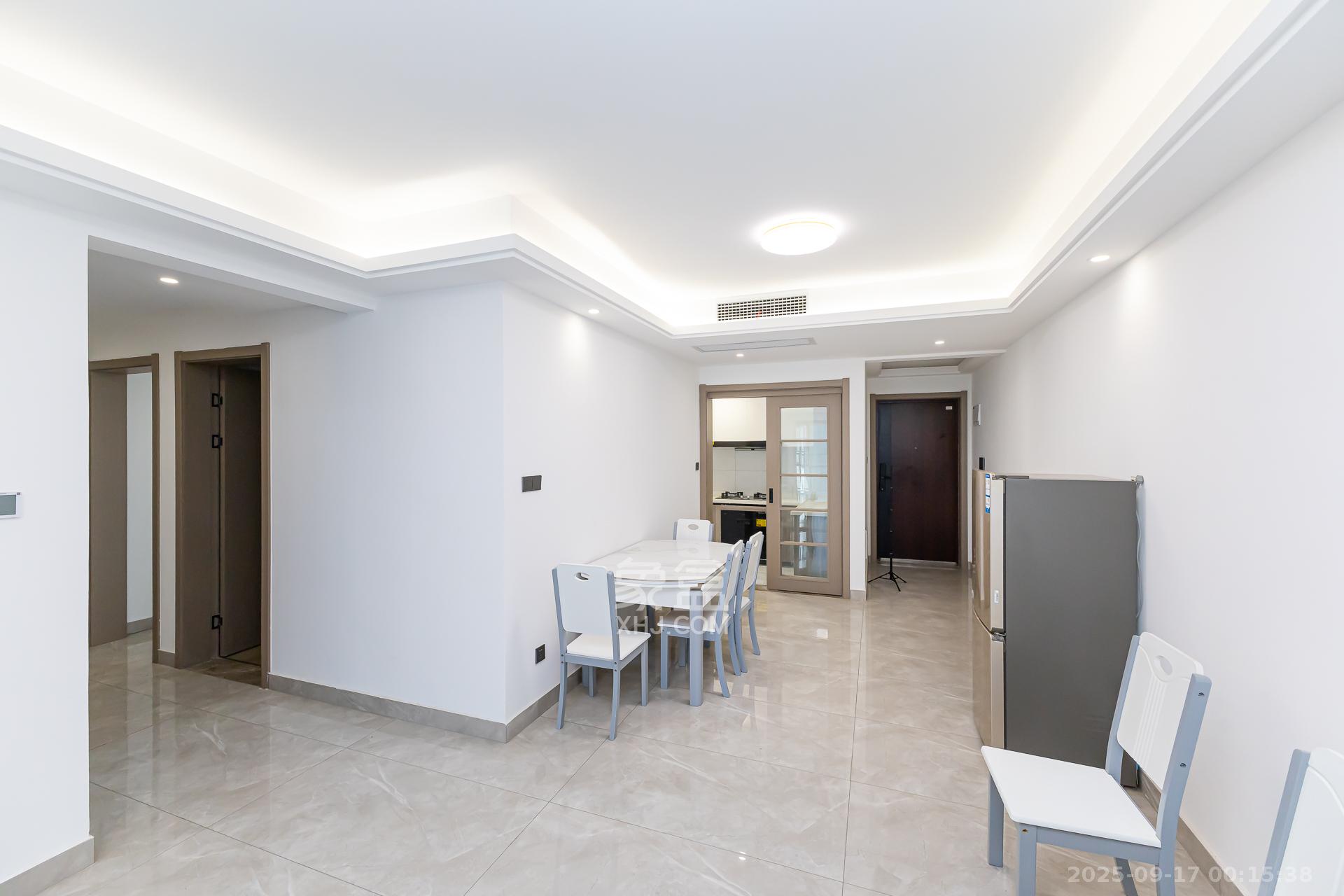 金富湘江悦城  1室0厅0卫    132.0万 金富湘江悦城  1室0厅0卫    132.0万客厅