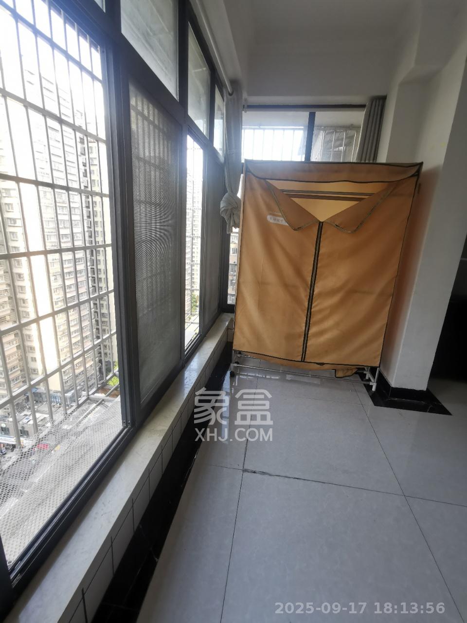 星城新宇黎锦苑 3室2厅1卫 2400.0元/月 星城新宇黎锦苑 3室2厅1卫 2400.0元/月室内图