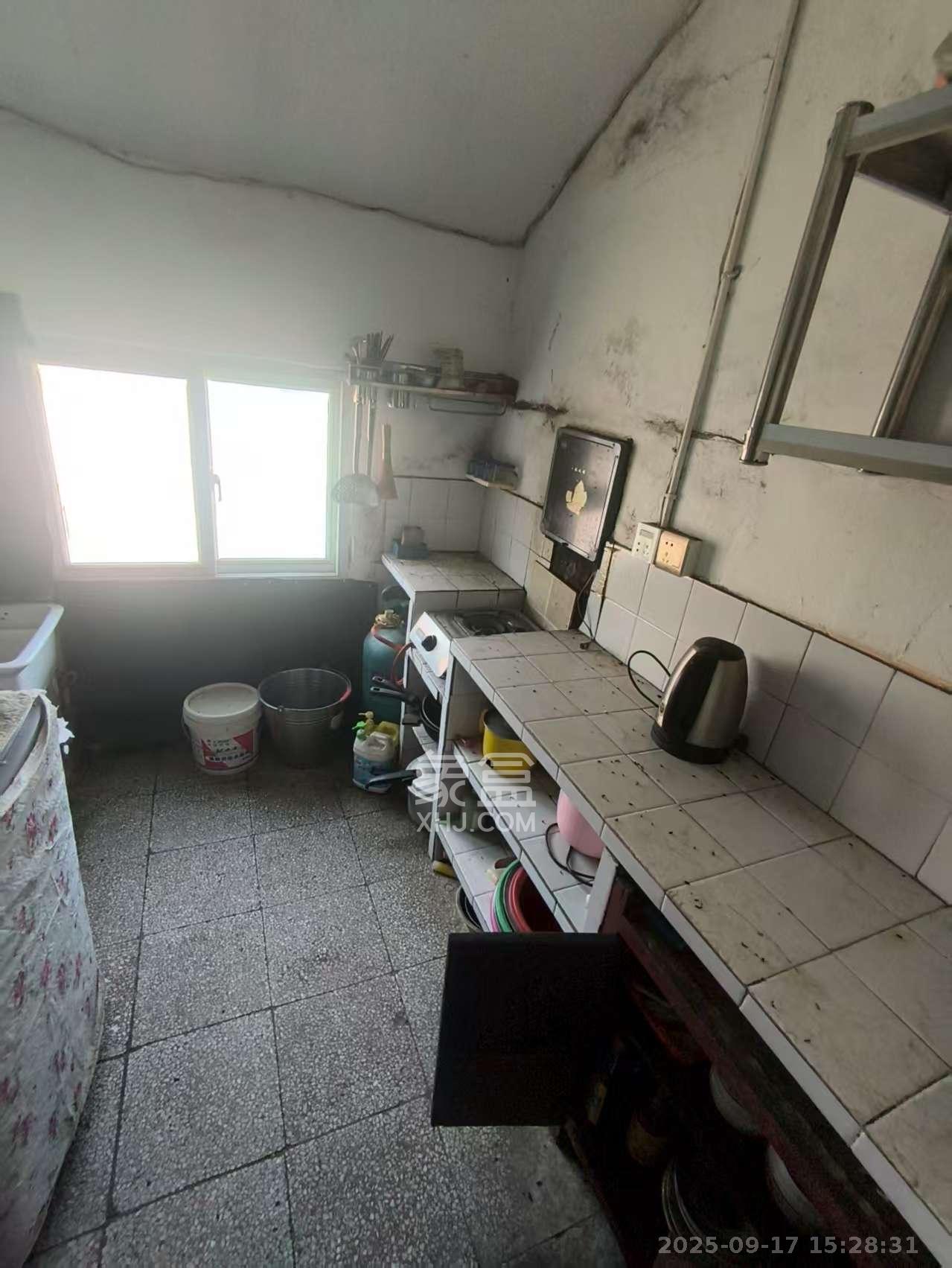 下摄司建设村 1室1厅1卫 600.0元/月 下摄司建设村 1室1厅1卫 600.0元/月室内图