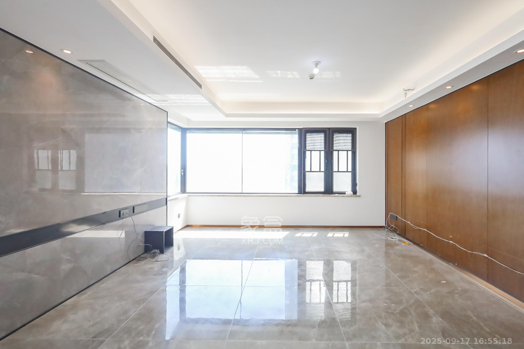 万科里金域国际 4室2厅2卫 432.8万 万科里金域国际 4室2厅2卫 432.8万客厅