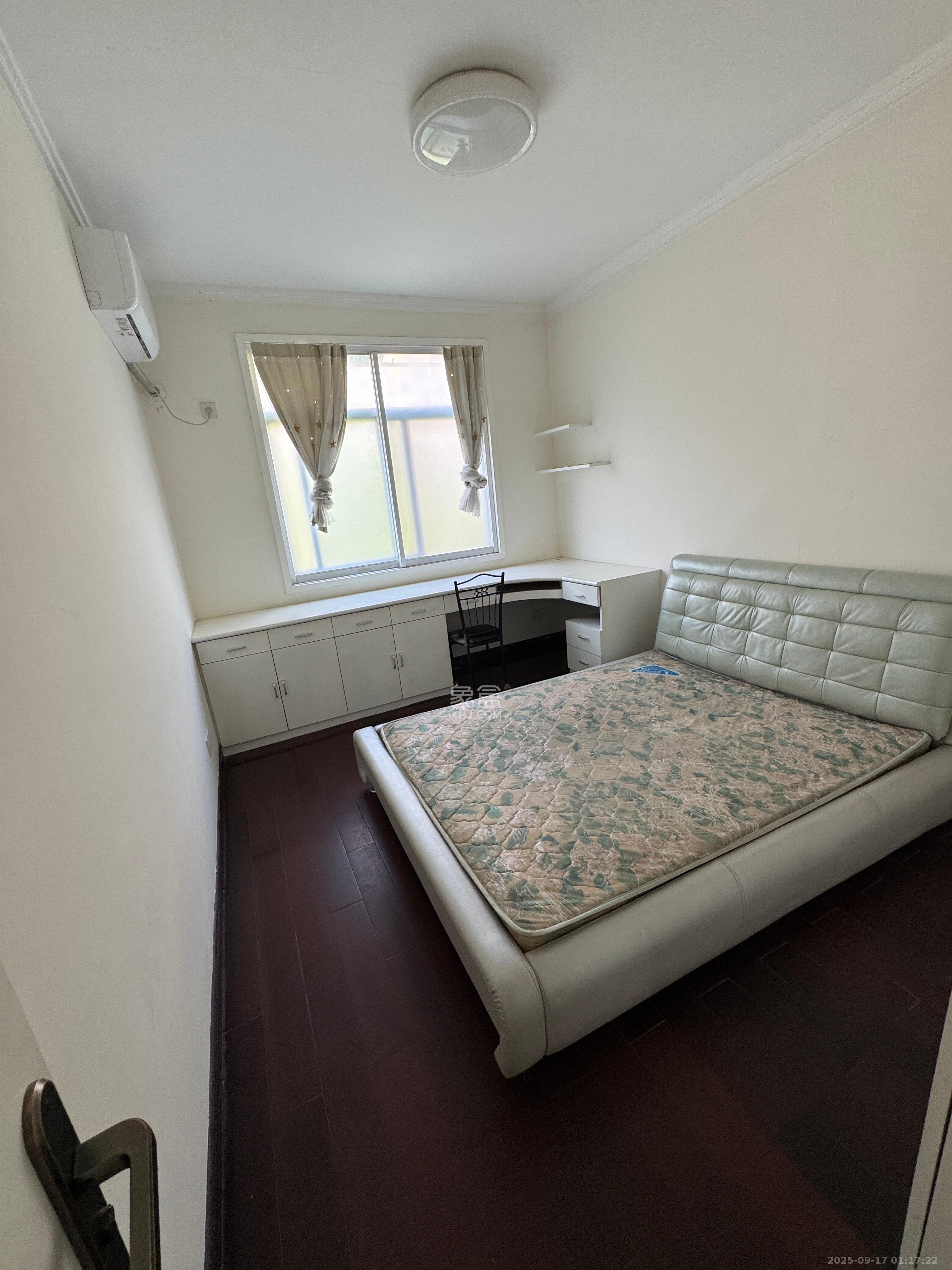 电信花园  1室0厅0卫    2300.0元/月室内图