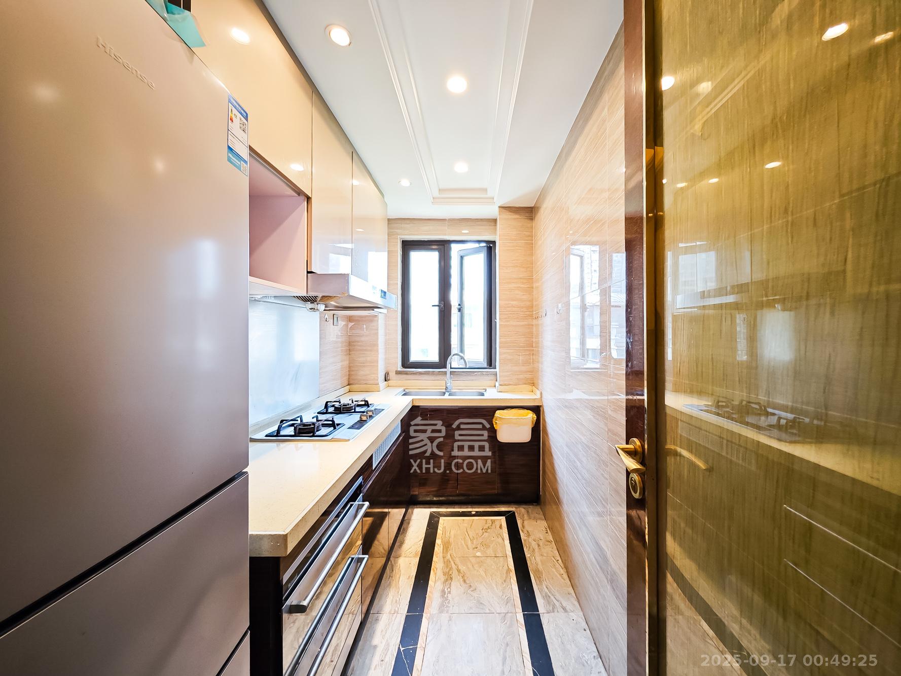 恒大御景天下城一期  3室2厅2卫    85.0万厨房