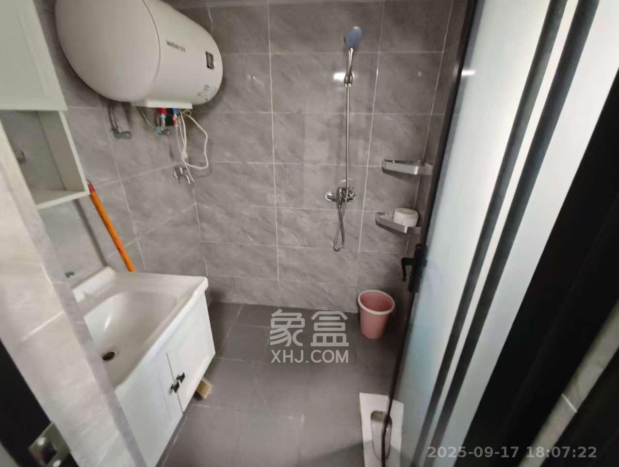 润和国际广场 1室1厅1卫 4000.0元/月 润和国际广场 1室1厅1卫 4000.0元/月室内图