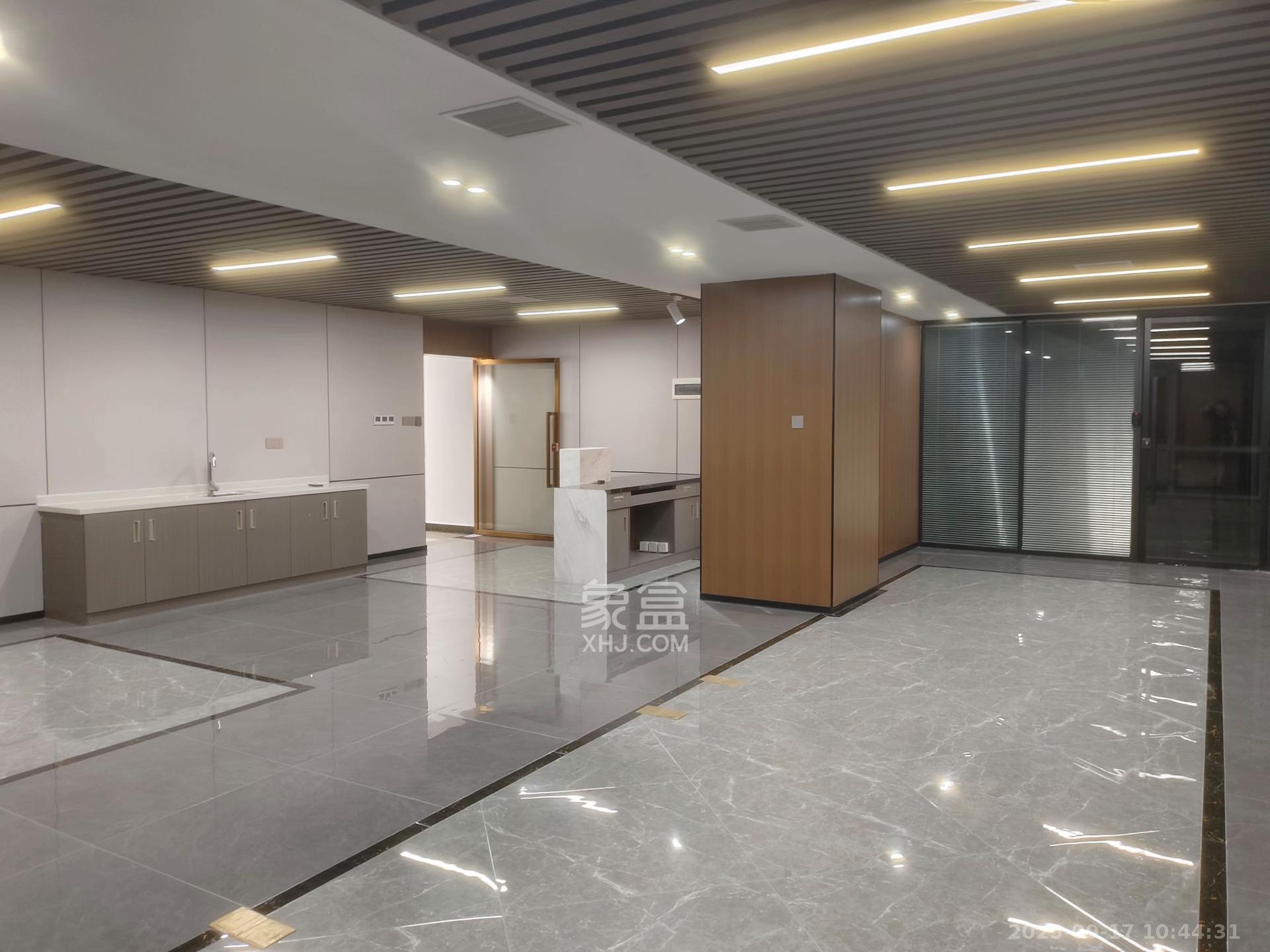 开源鑫贸大楼   248.0㎡      9000.0元/月室内图