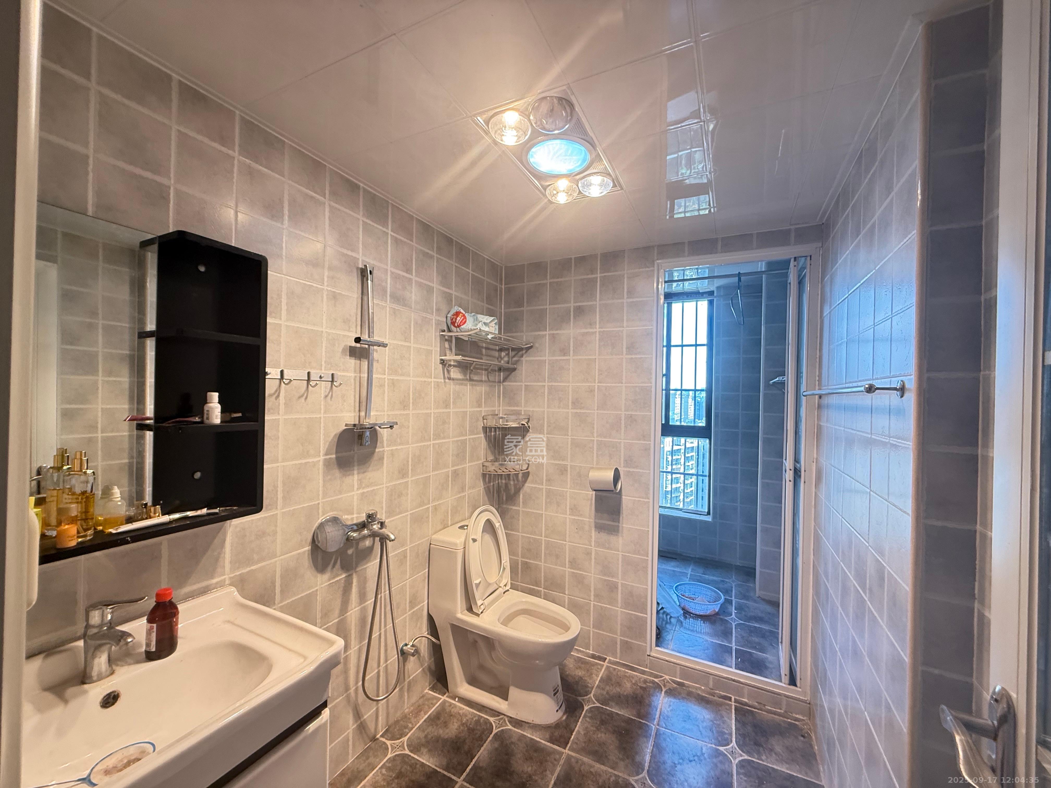 欧莱雅郡 4室2厅1卫 2800.0元/月 欧莱雅郡 4室2厅1卫 2800.0元/月室内图