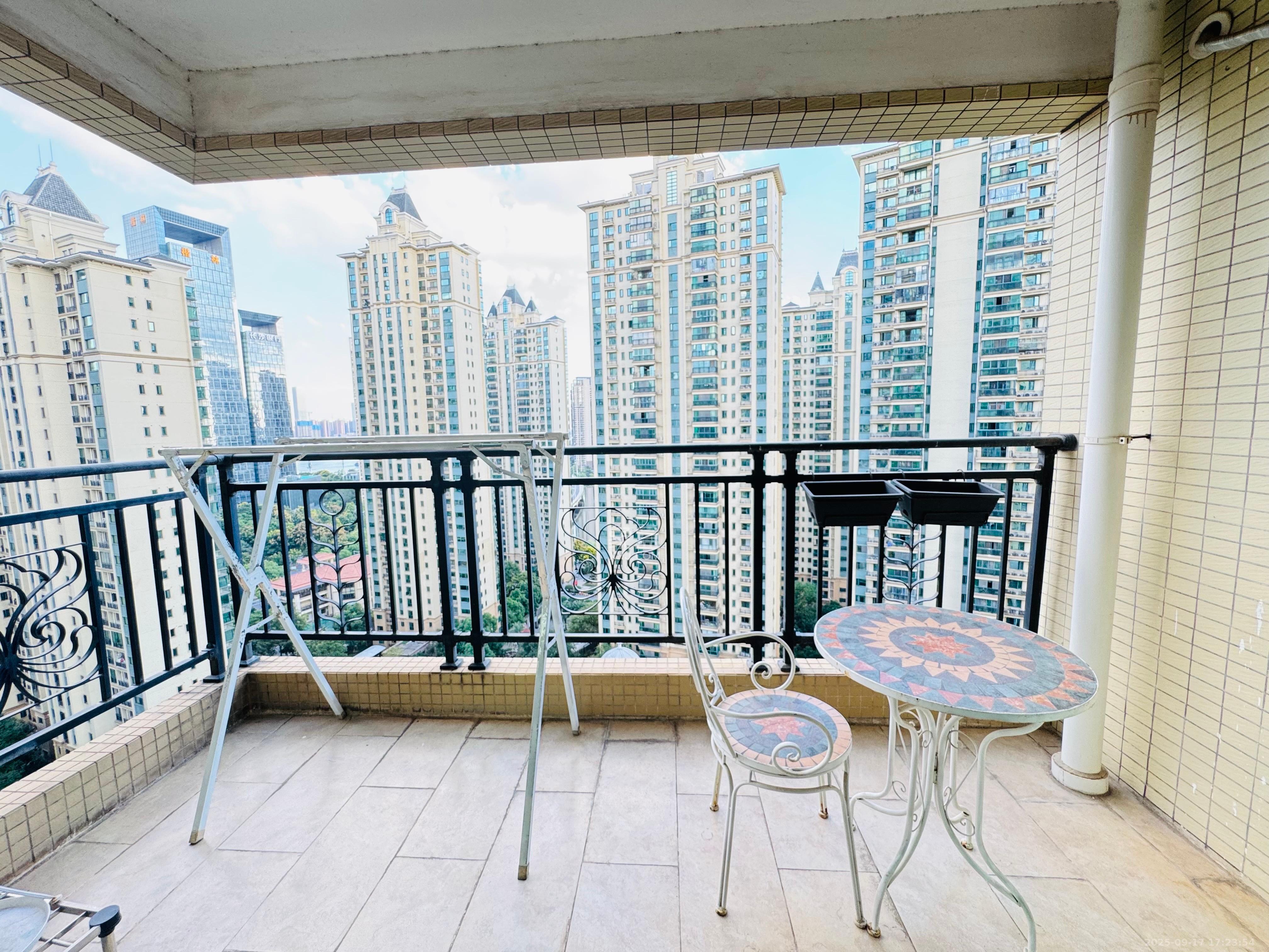 恒大御景湾 3室2厅1卫 3000.0元/月 恒大御景湾 3室2厅1卫 3000.0元/月室内图