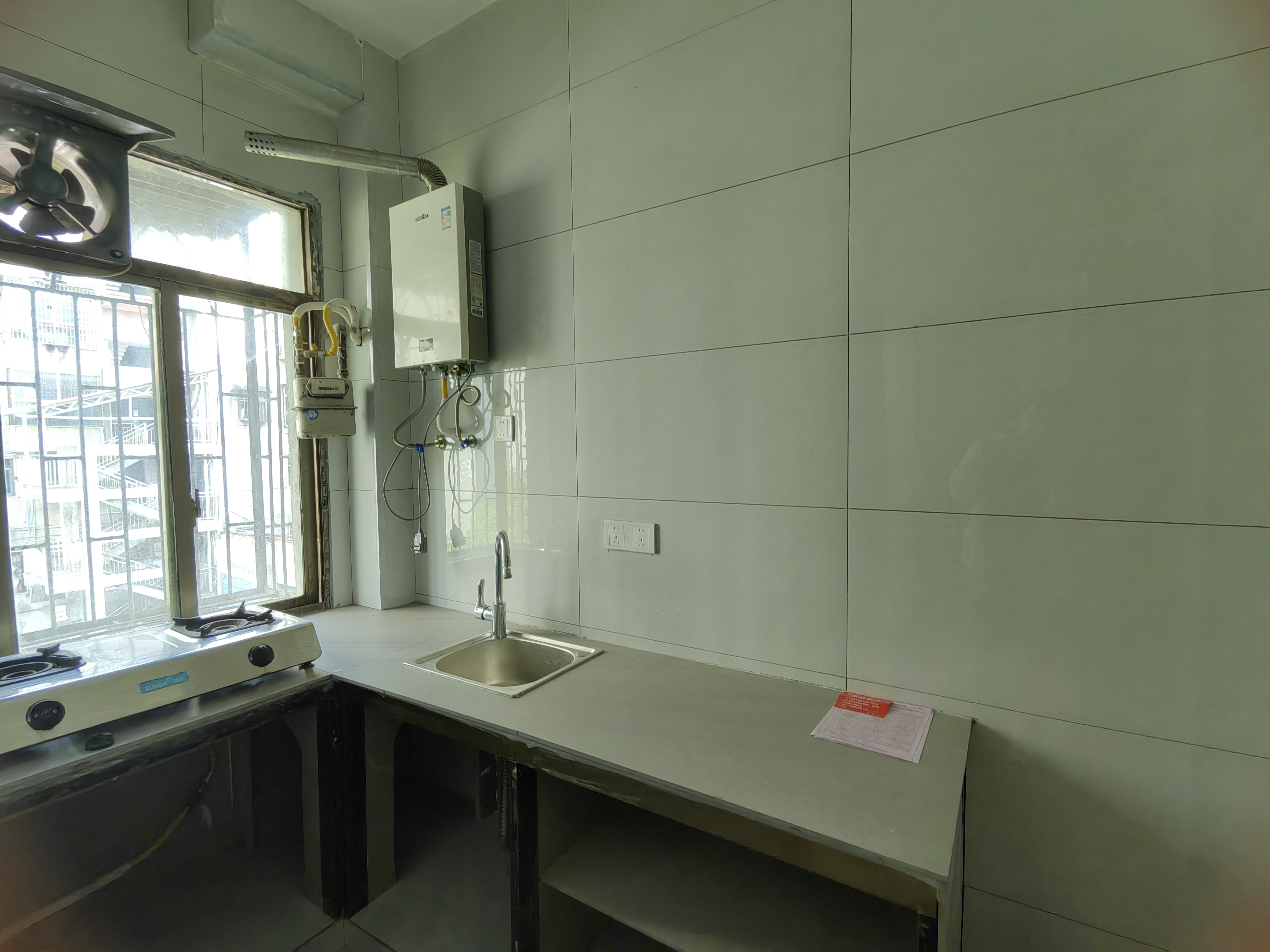 湘阳街北侧环卫处私人联建房 4室1厅1卫 700.0元/月 湘阳街北侧环卫处私人联建房 4室1厅1卫 700.0元/月室内图