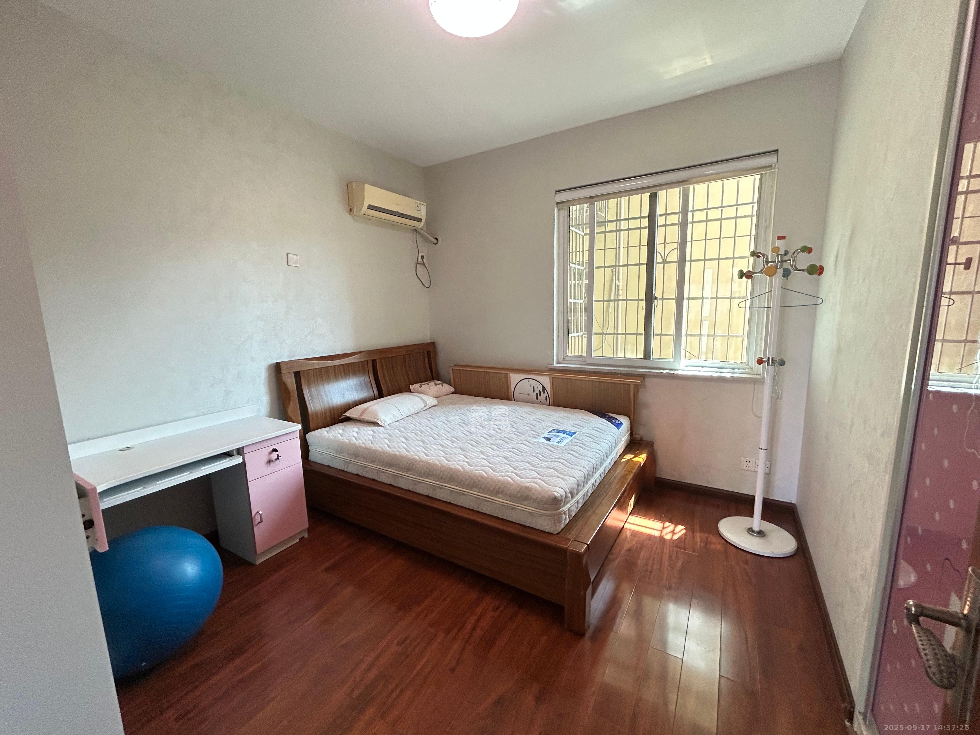 麓谷加州阳光  4室2厅2卫    3600.0元/月室内图