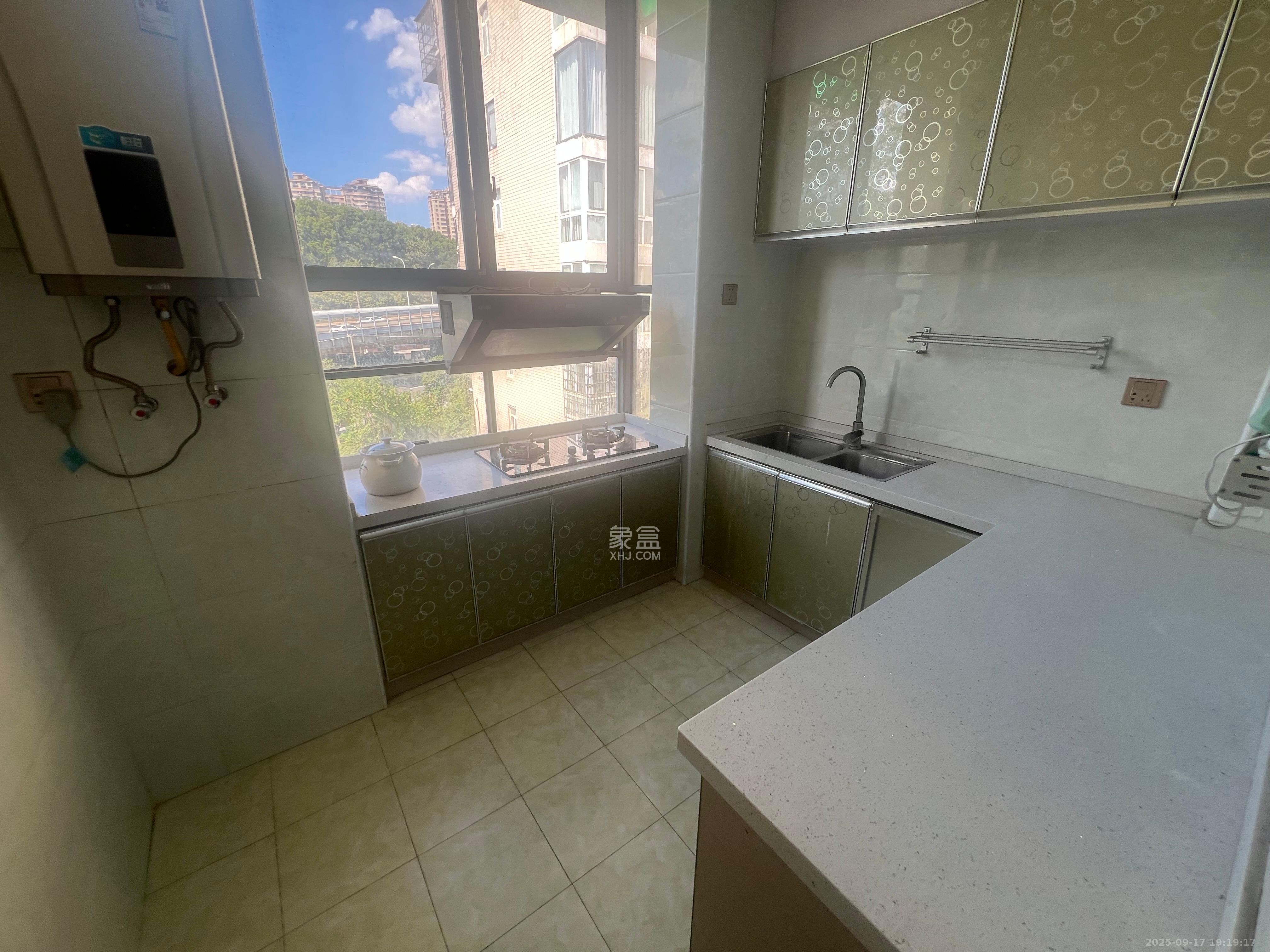 天翔新新家园 2室2厅1卫 1600.0元/月 天翔新新家园 2室2厅1卫 1600.0元/月室内图