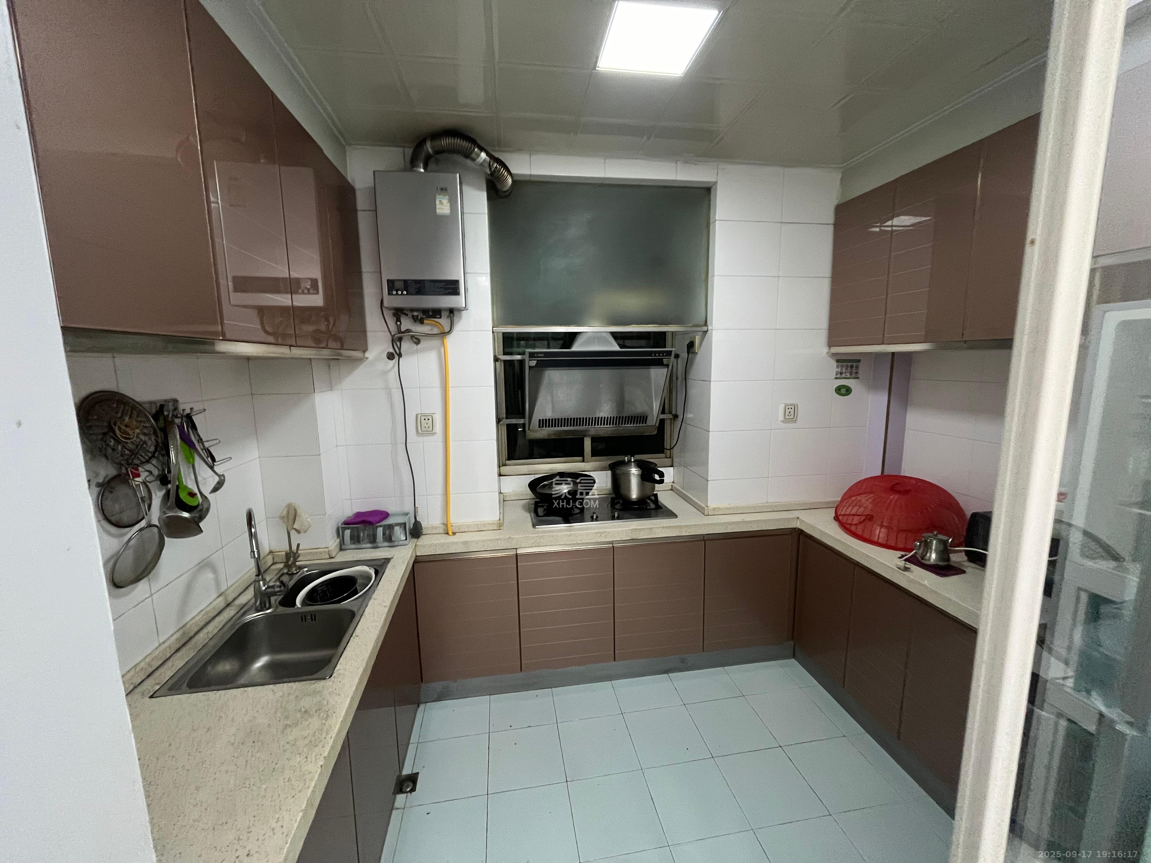 宏轩花苑  3室2厅2卫    3600.0元/月室内图