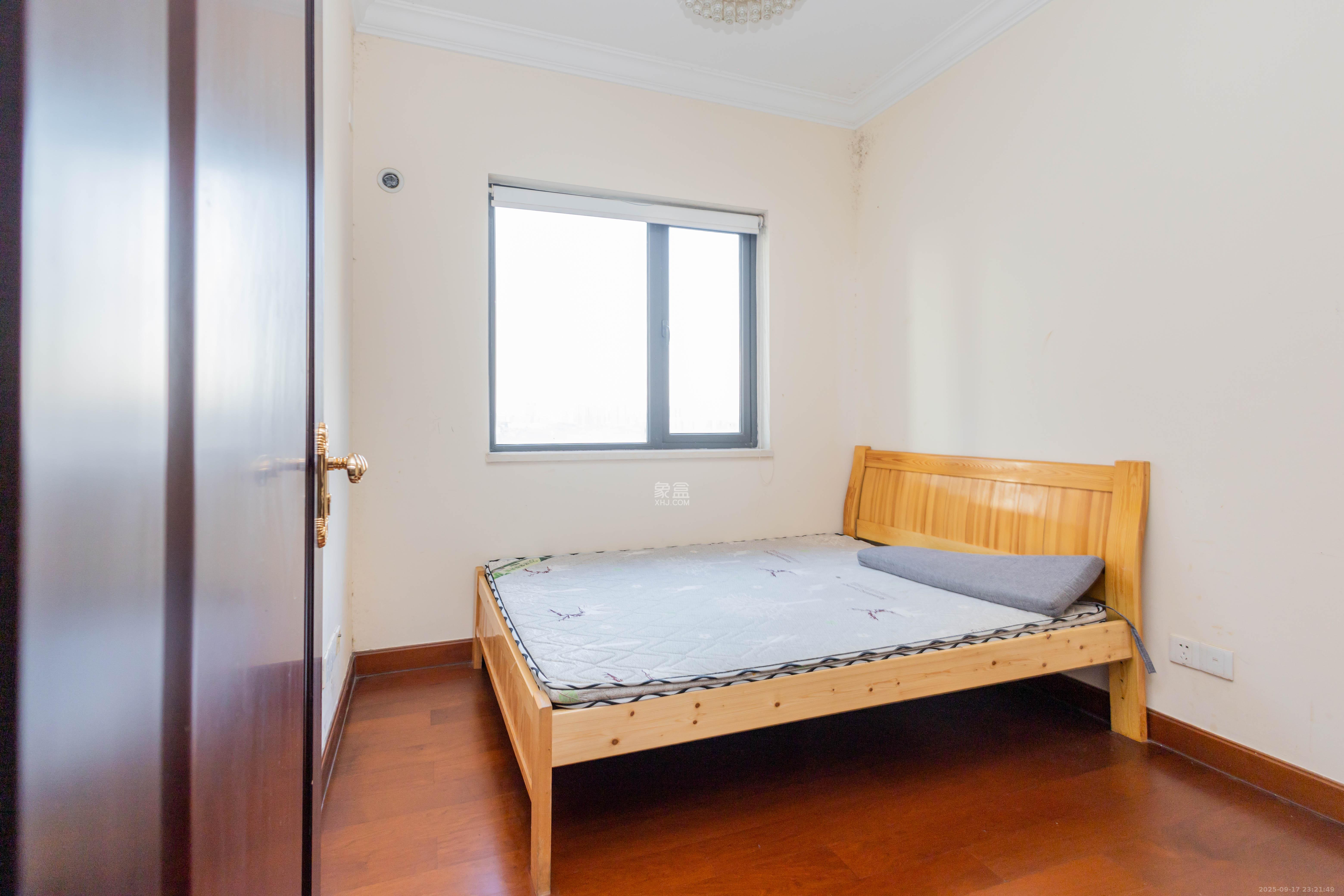 恒大江湾  4室2厅2卫    125.0万卧室