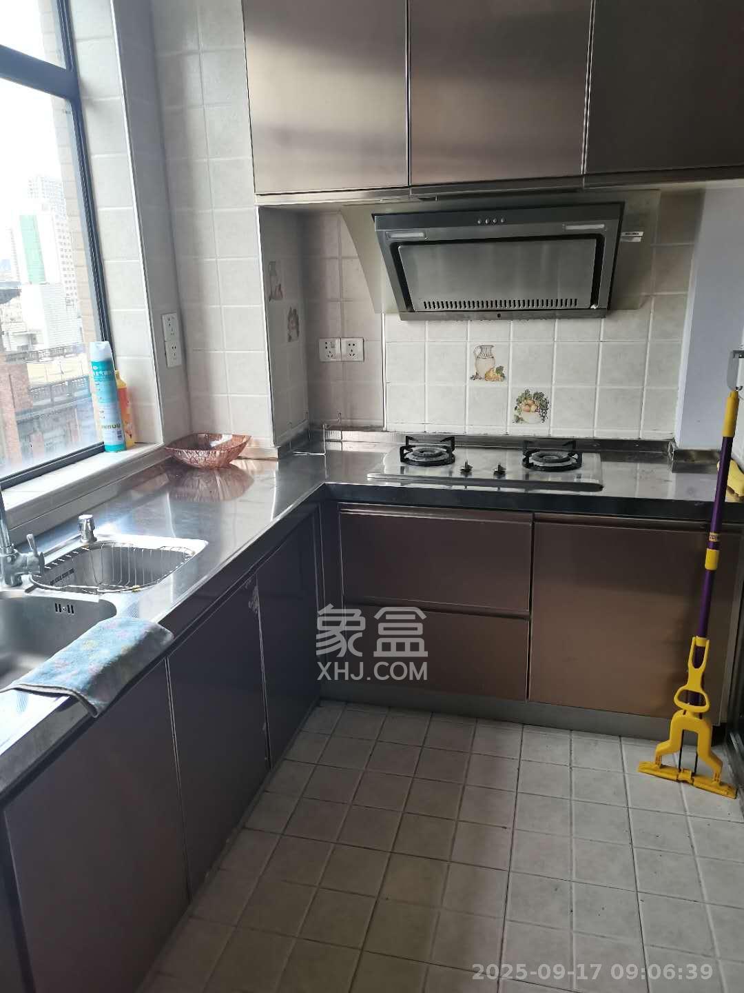 湘域城邦（湘域国际中心）  1室1厅1卫    2500.0元/月室内图