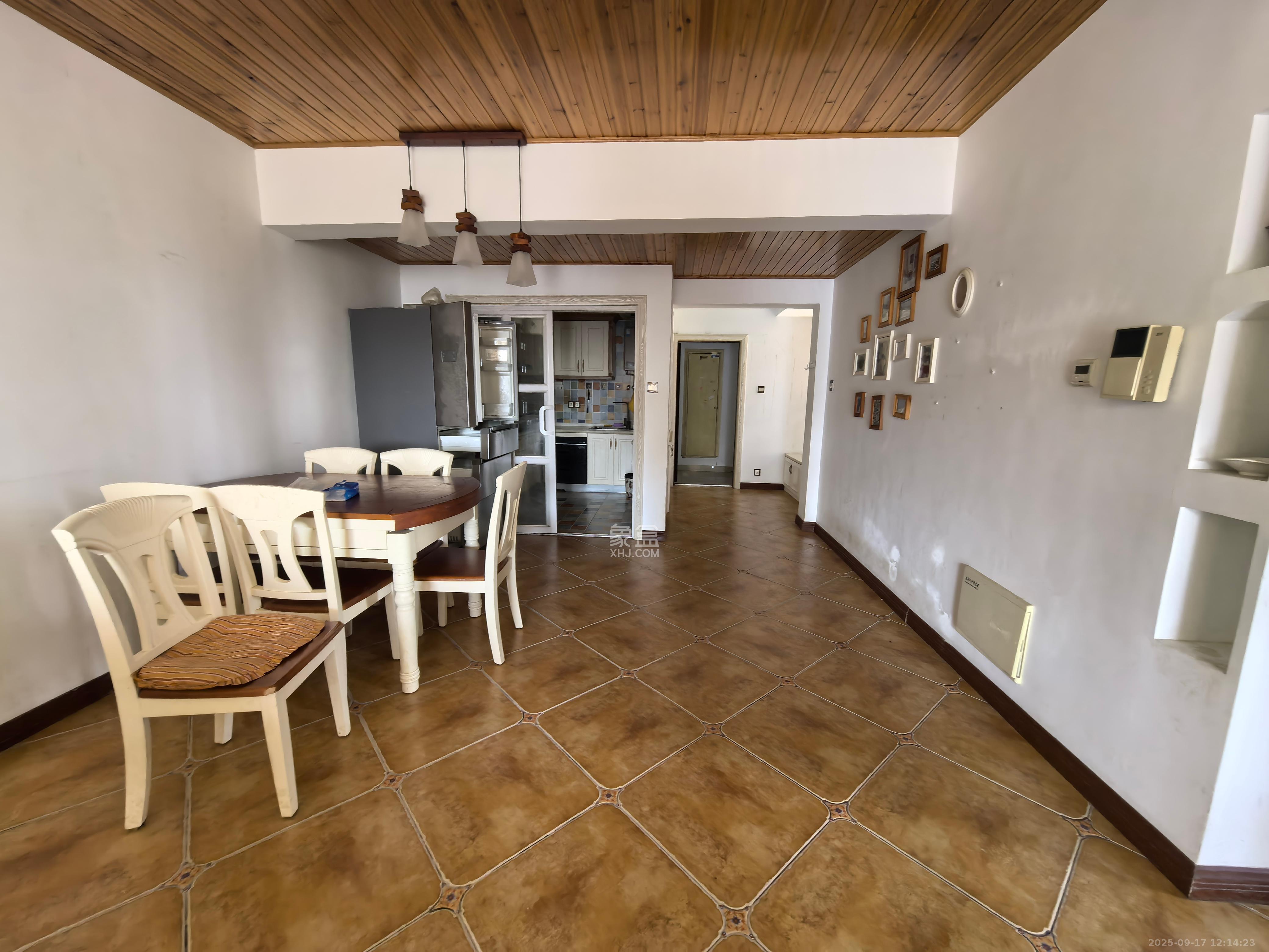 海洋半岛(月珑湾) 3室2厅1卫 2600.0元/月 海洋半岛(月珑湾) 3室2厅1卫 2600.0元/月室内图