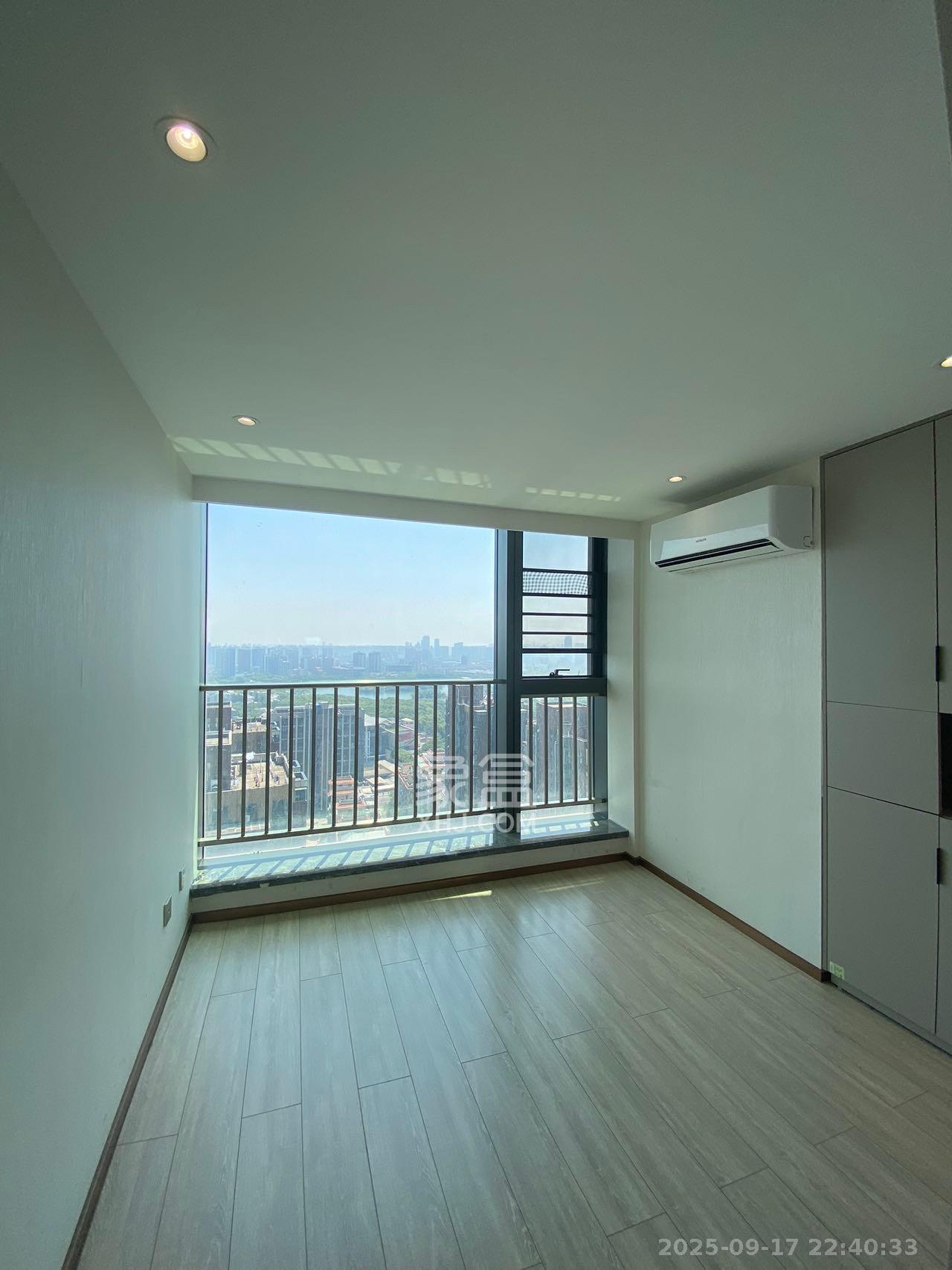 华远华时代 4室2厅2卫 4500.0元/月 华远华时代 4室2厅2卫 4500.0元/月室内图