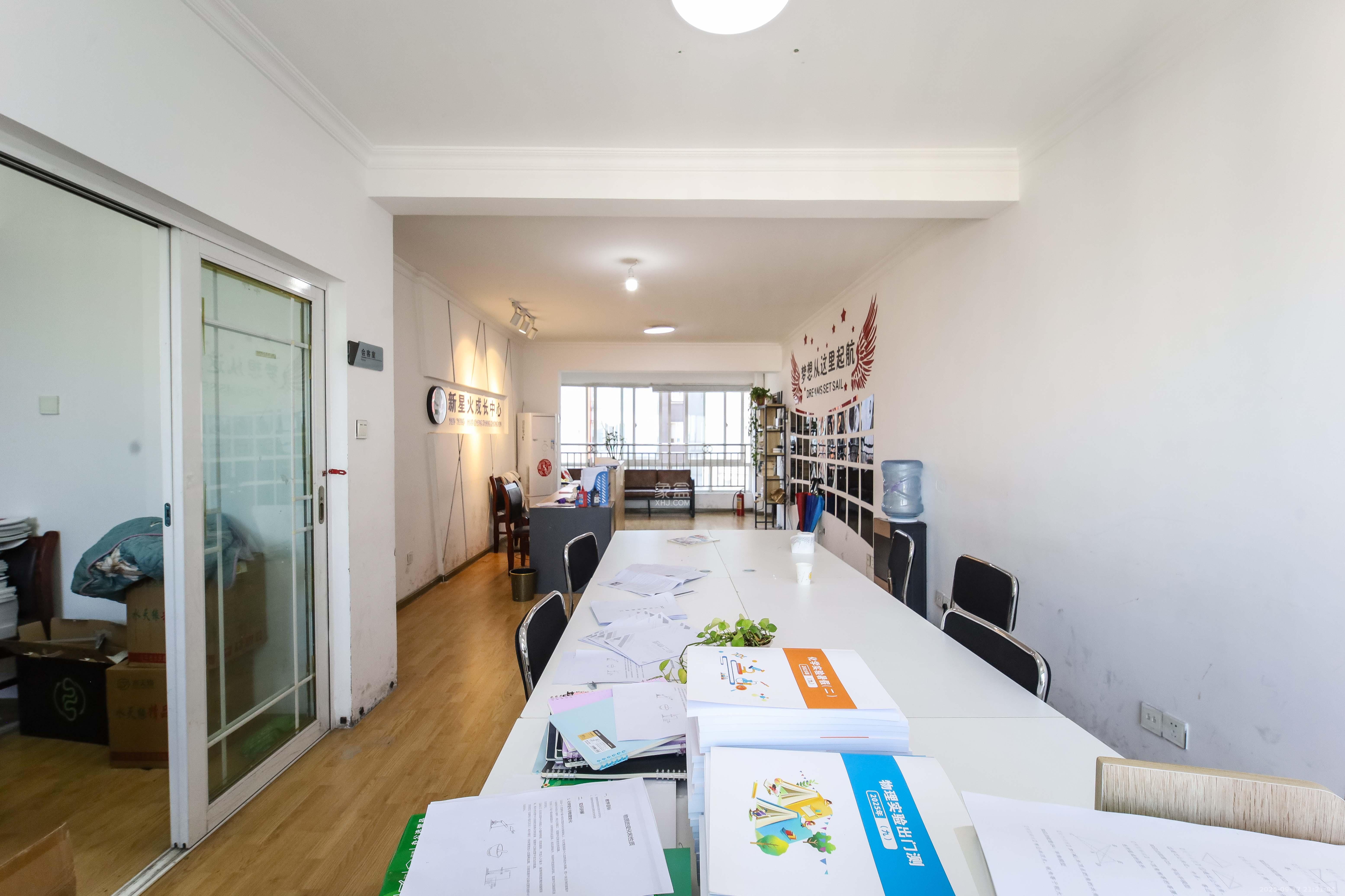 东门壹号家园 4室2厅2卫 108.0万 东门壹号家园 4室2厅2卫 108.0万客厅