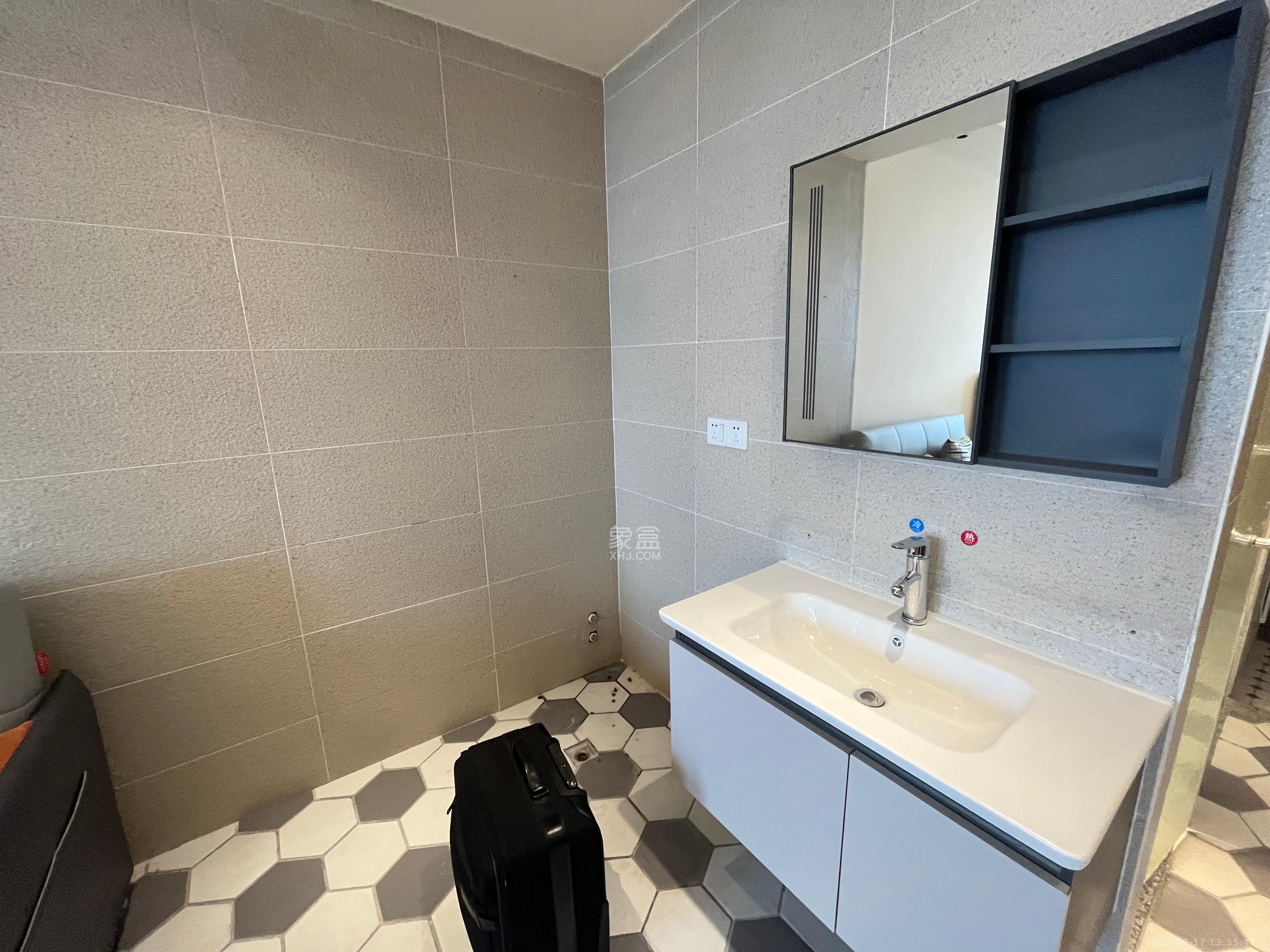 宇成朝阳广场 1室0厅1卫 2450.0元/月 宇成朝阳广场 1室0厅1卫 2450.0元/月室内图