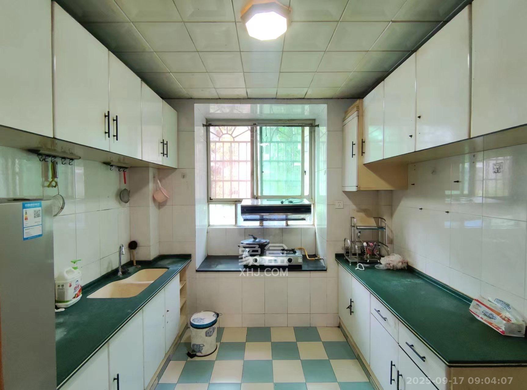 人民新村 3室2厅1卫 2350.0元/月 人民新村 3室2厅1卫 2350.0元/月室内图