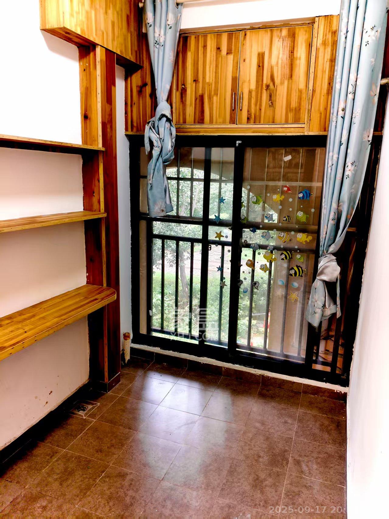 郡原居里  2室2厅1卫    1300.0元/月室内图