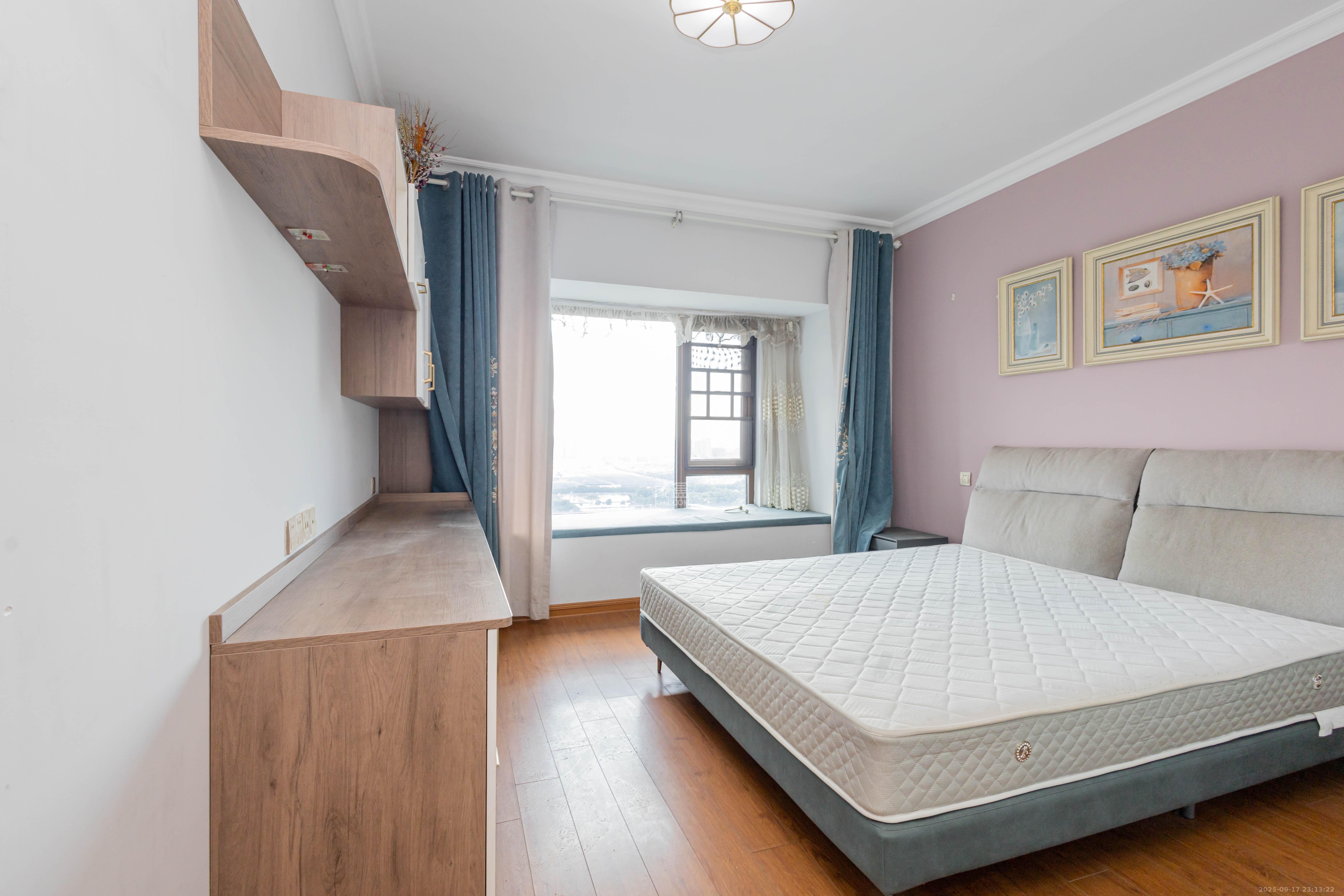 碧桂园星城首府  3室2厅2卫    78.0万卧室