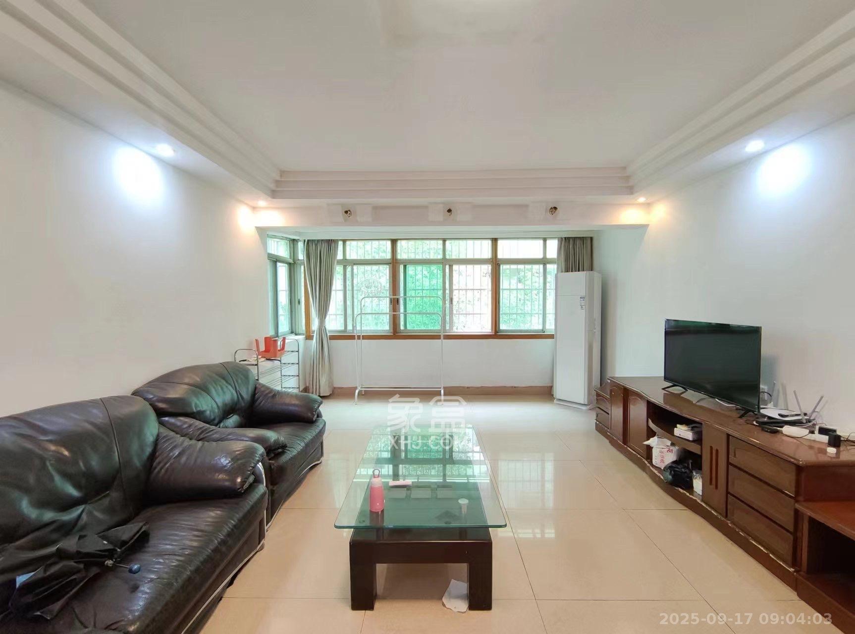 人民新村 3室2厅1卫 2350.0元/月 人民新村 3室2厅1卫 2350.0元/月室内图