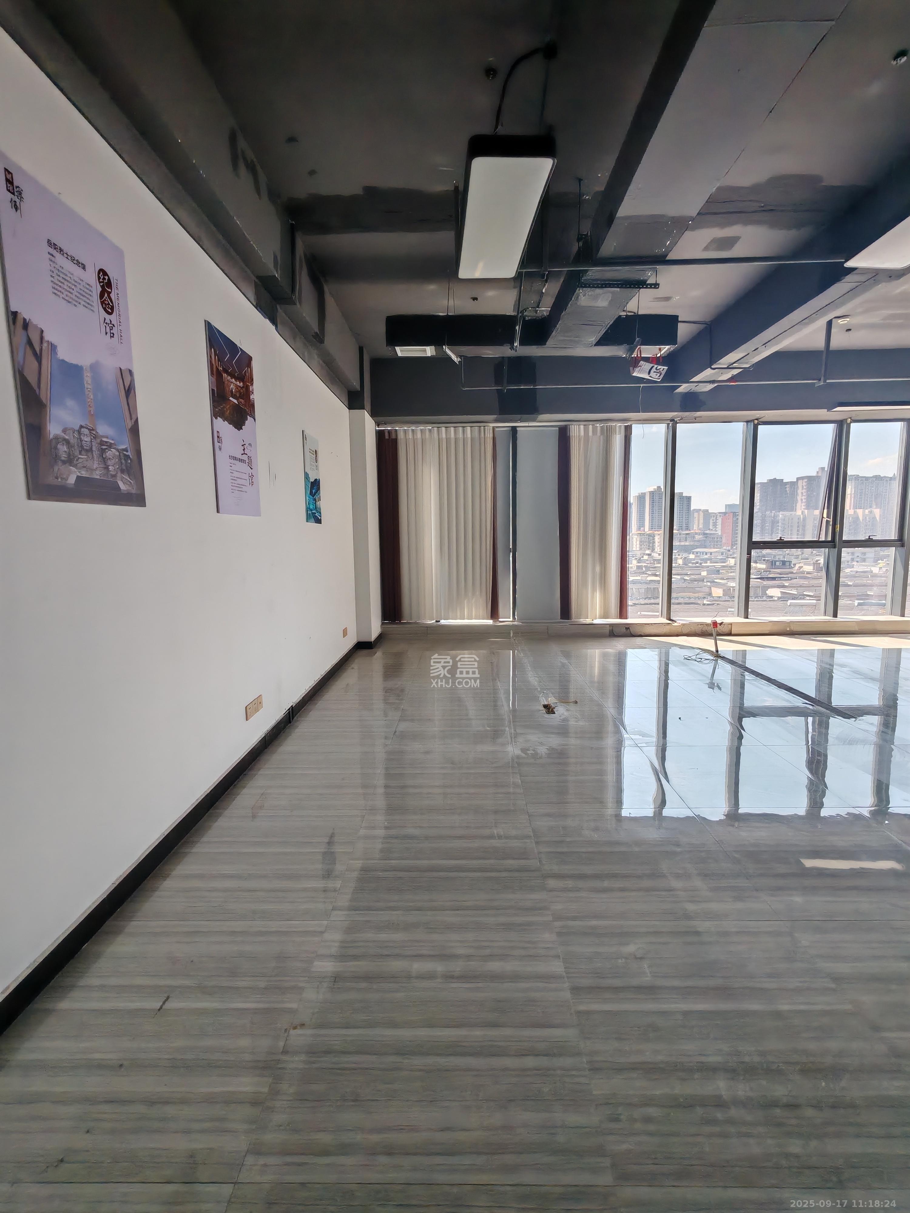 长房时代天地   108.0㎡      5000.0元/月室内图