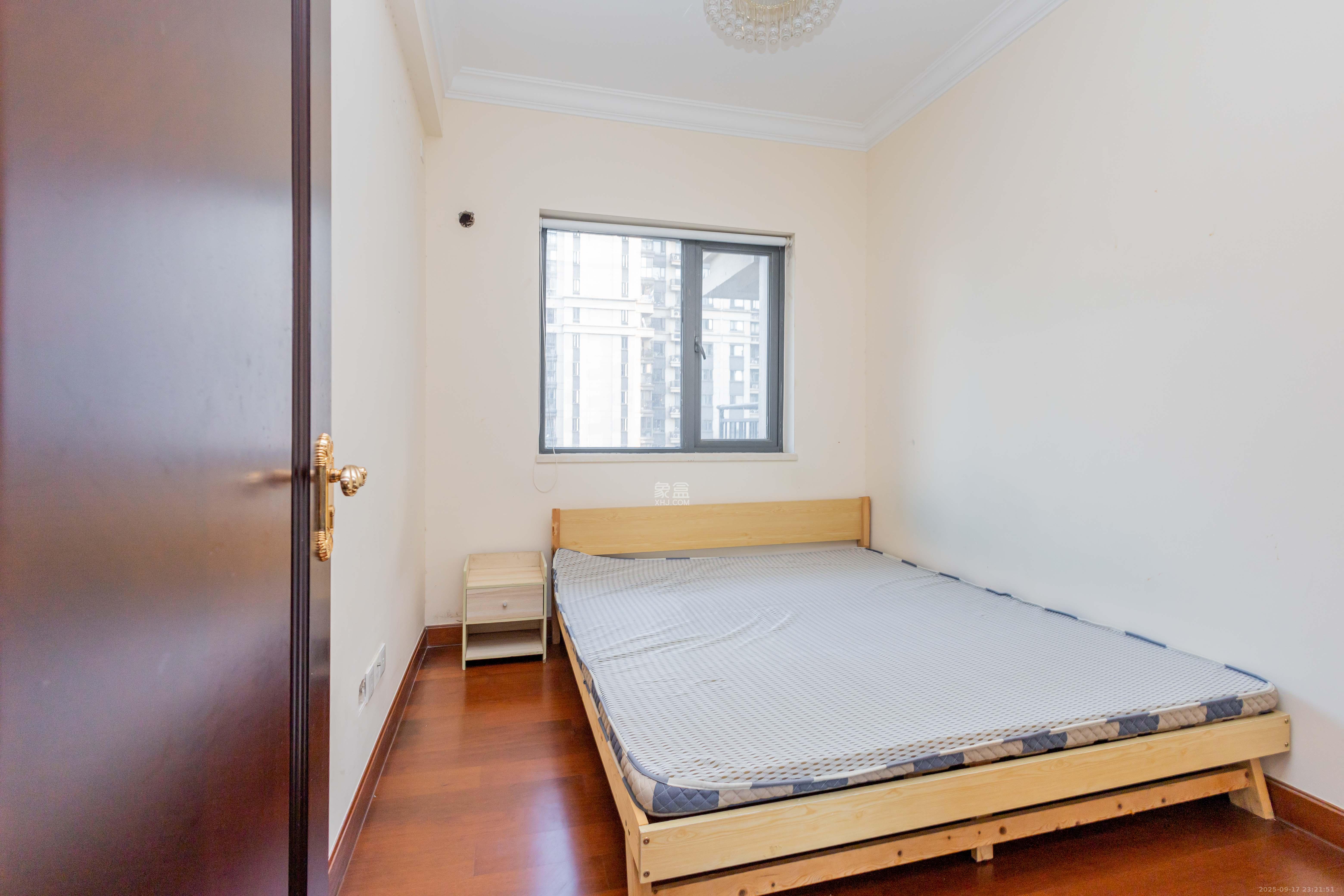 恒大江湾 4室2厅2卫 125.0万 恒大江湾 4室2厅2卫 125.0万卧室