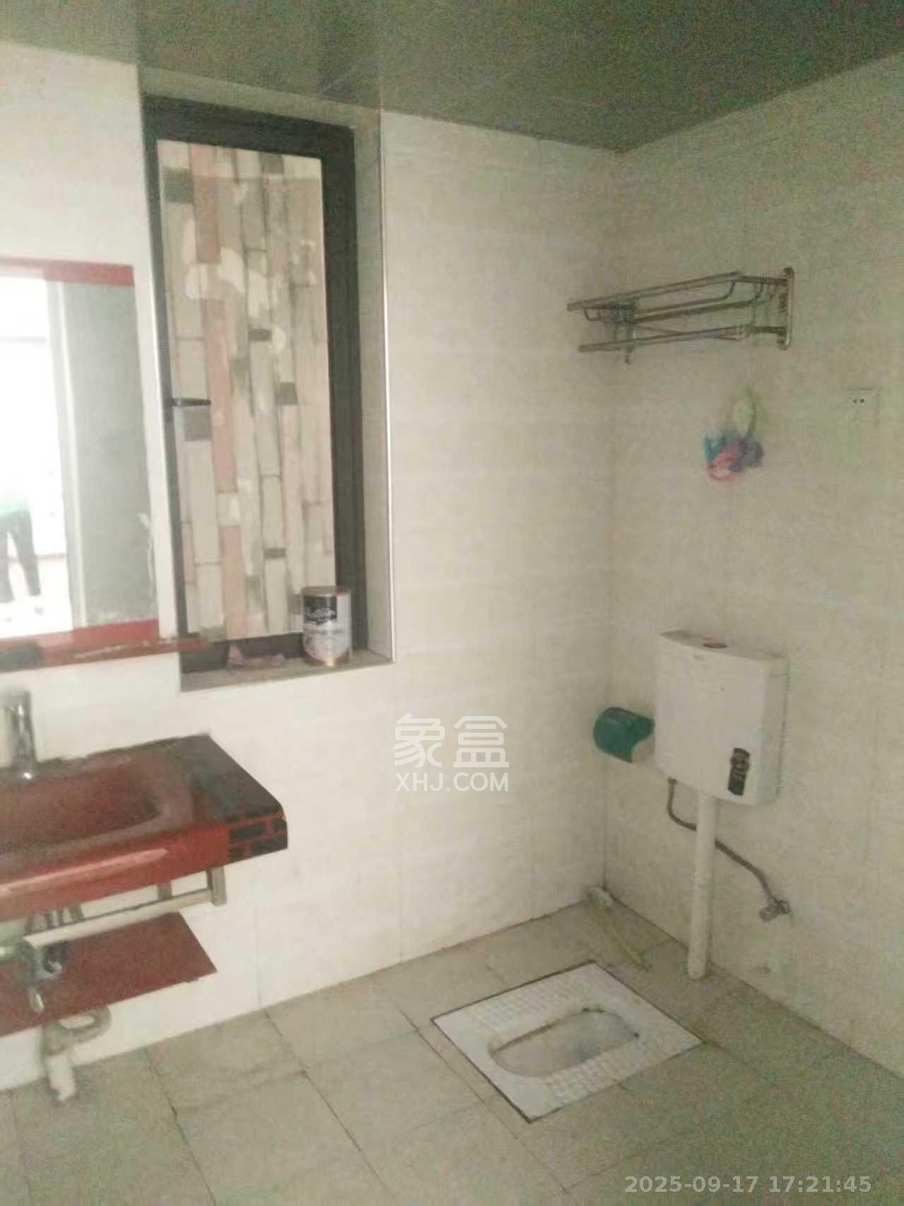 保利麓谷林语D区  3室2厅1卫    2100.0元/月 保利麓谷林语D区  3室2厅1卫    2100.0元/月室内图