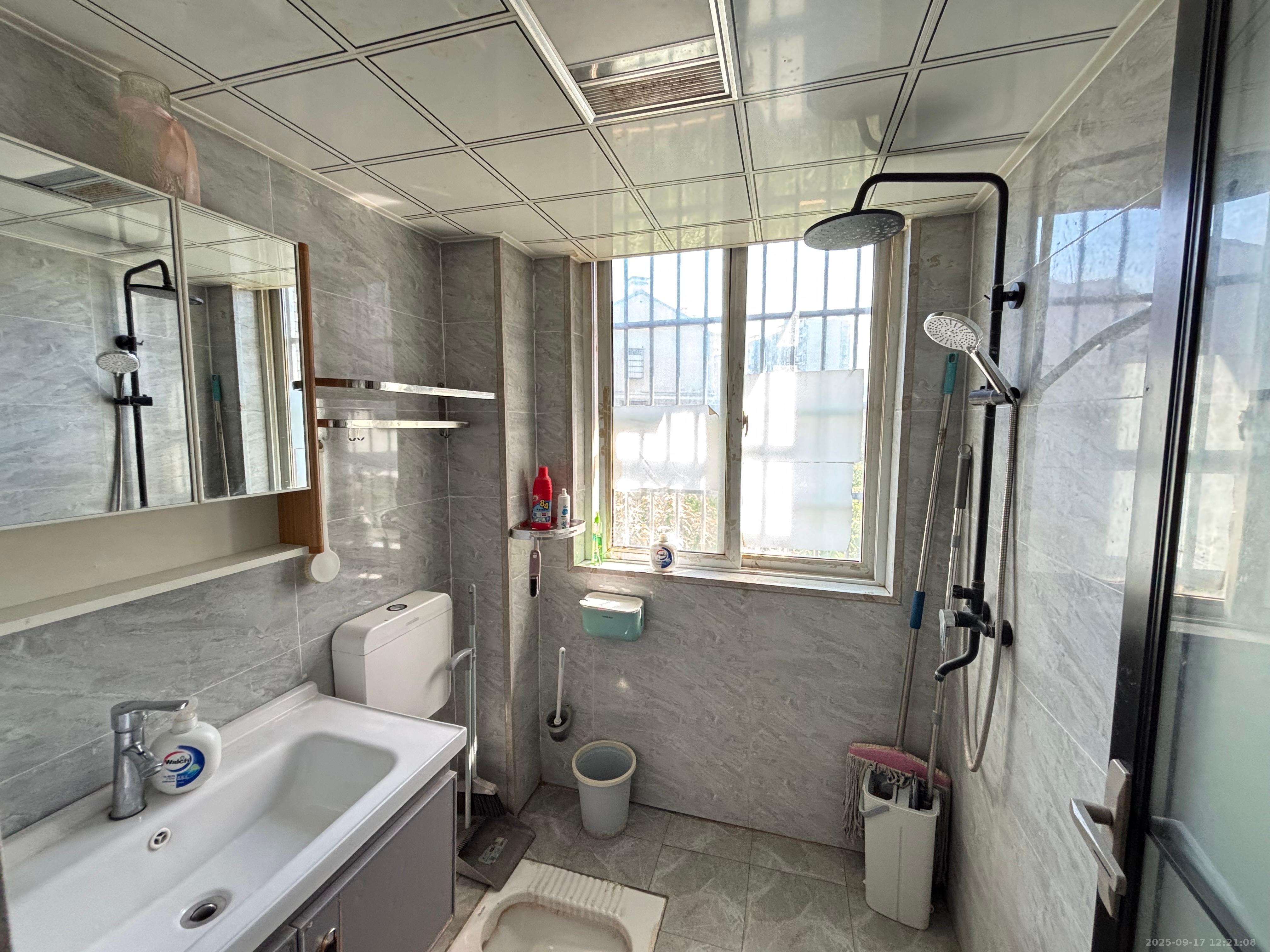 天凯东苑 2室1厅1卫 1900.0元/月 天凯东苑 2室1厅1卫 1900.0元/月室内图