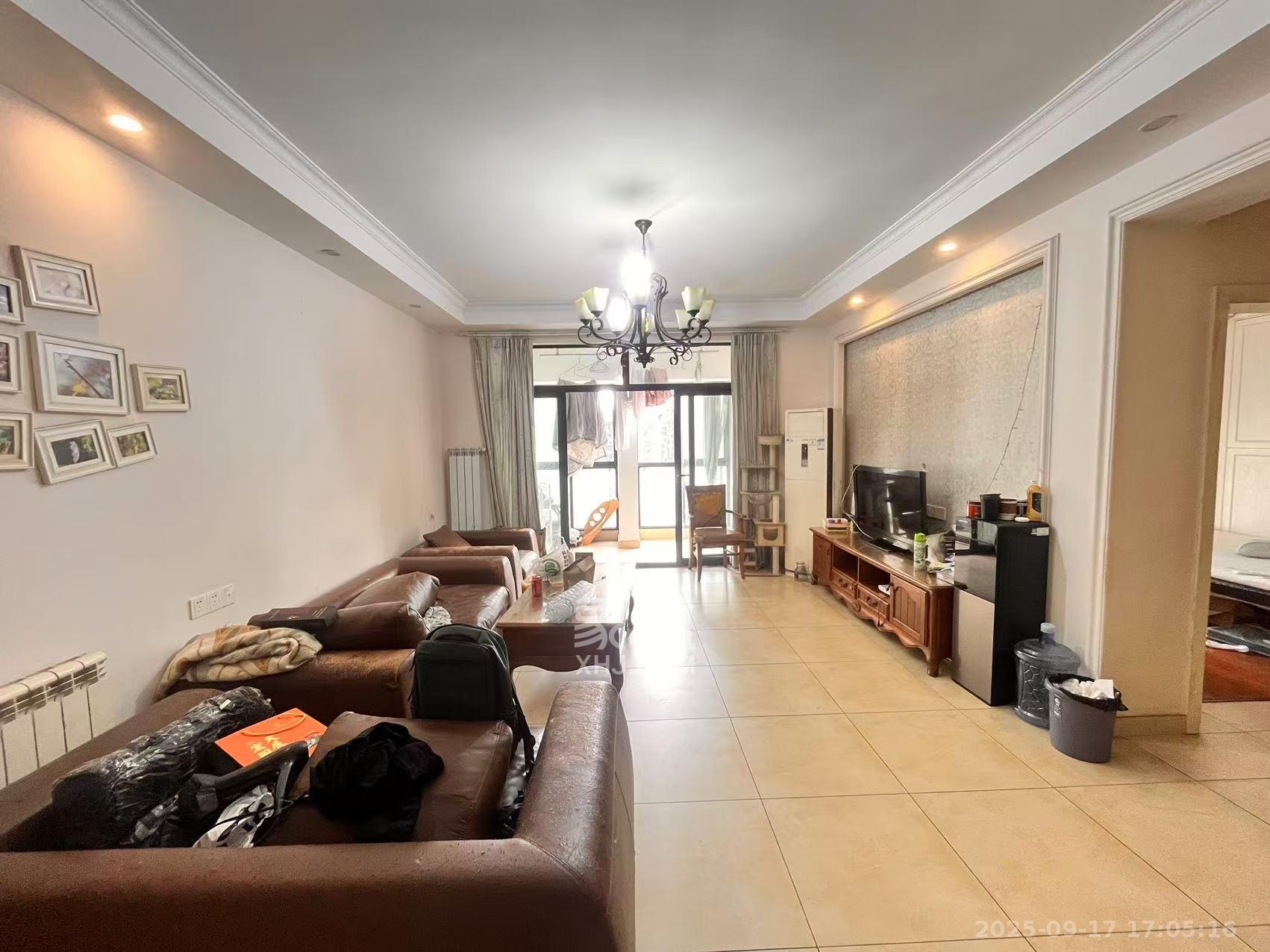 郡原广场 3室2厅2卫 3200.0元/月 郡原广场 3室2厅2卫 3200.0元/月室内图