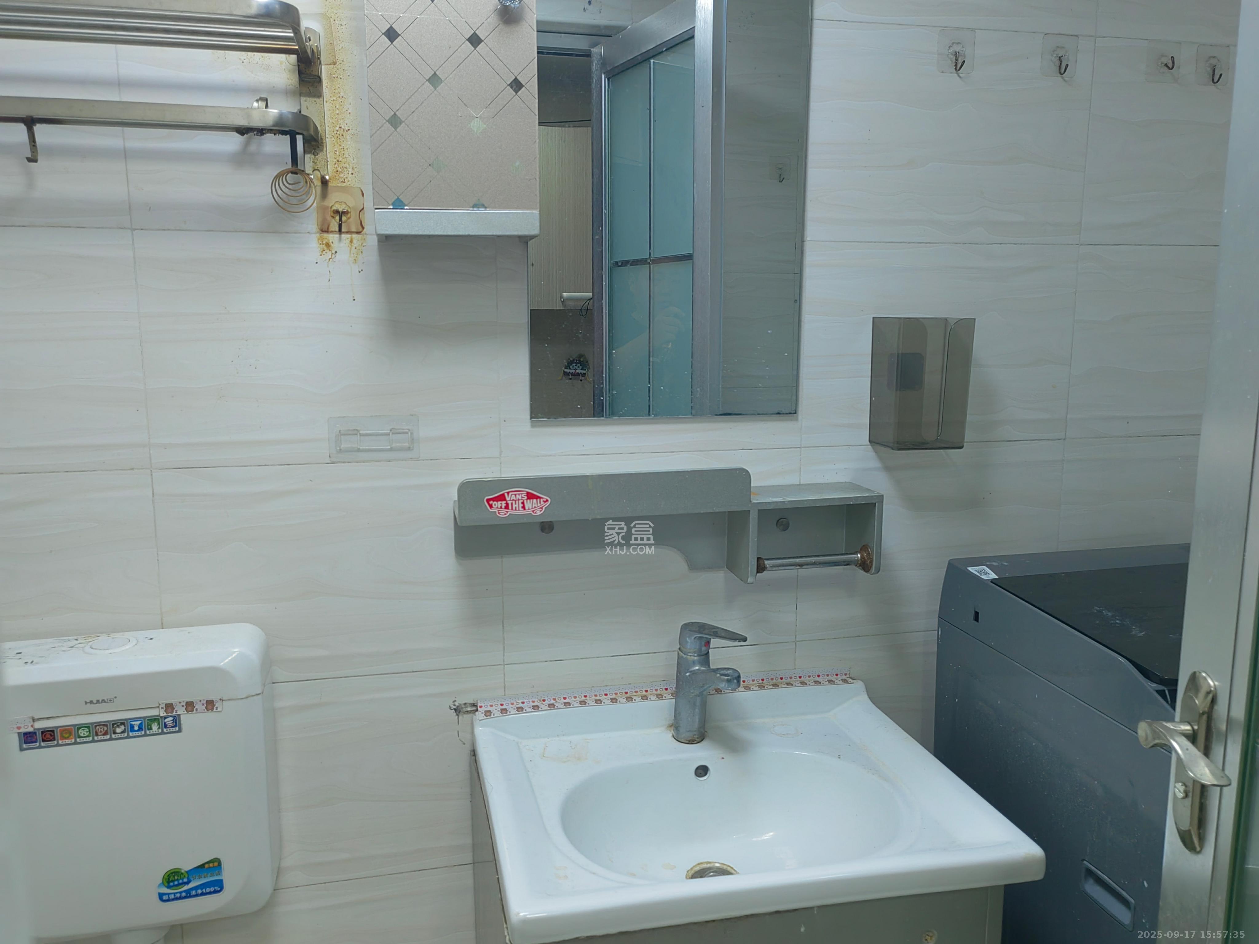 东怡外国（南湖一号)  1室1厅1卫    1600.0元/月室内图