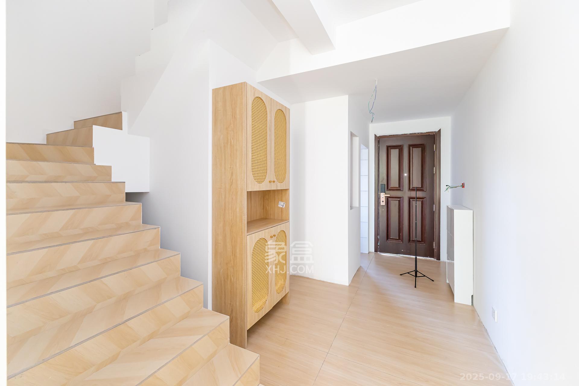 盈峰翠邸 4室2厅3卫 156.0万 盈峰翠邸 4室2厅3卫 156.0万其他