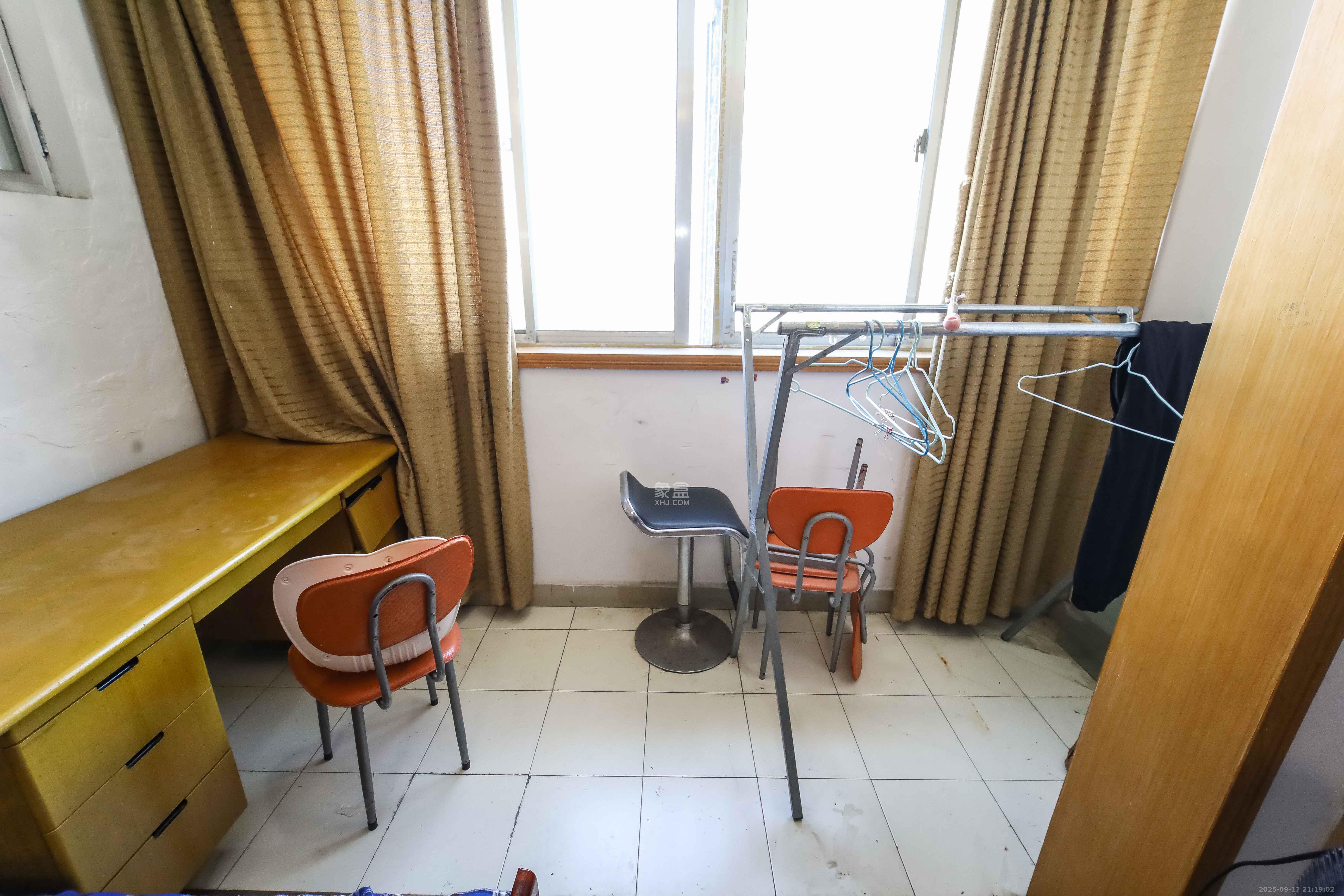 上河国际F座 1室1厅1卫 26.8万 上河国际F座 1室1厅1卫 26.8万阳台