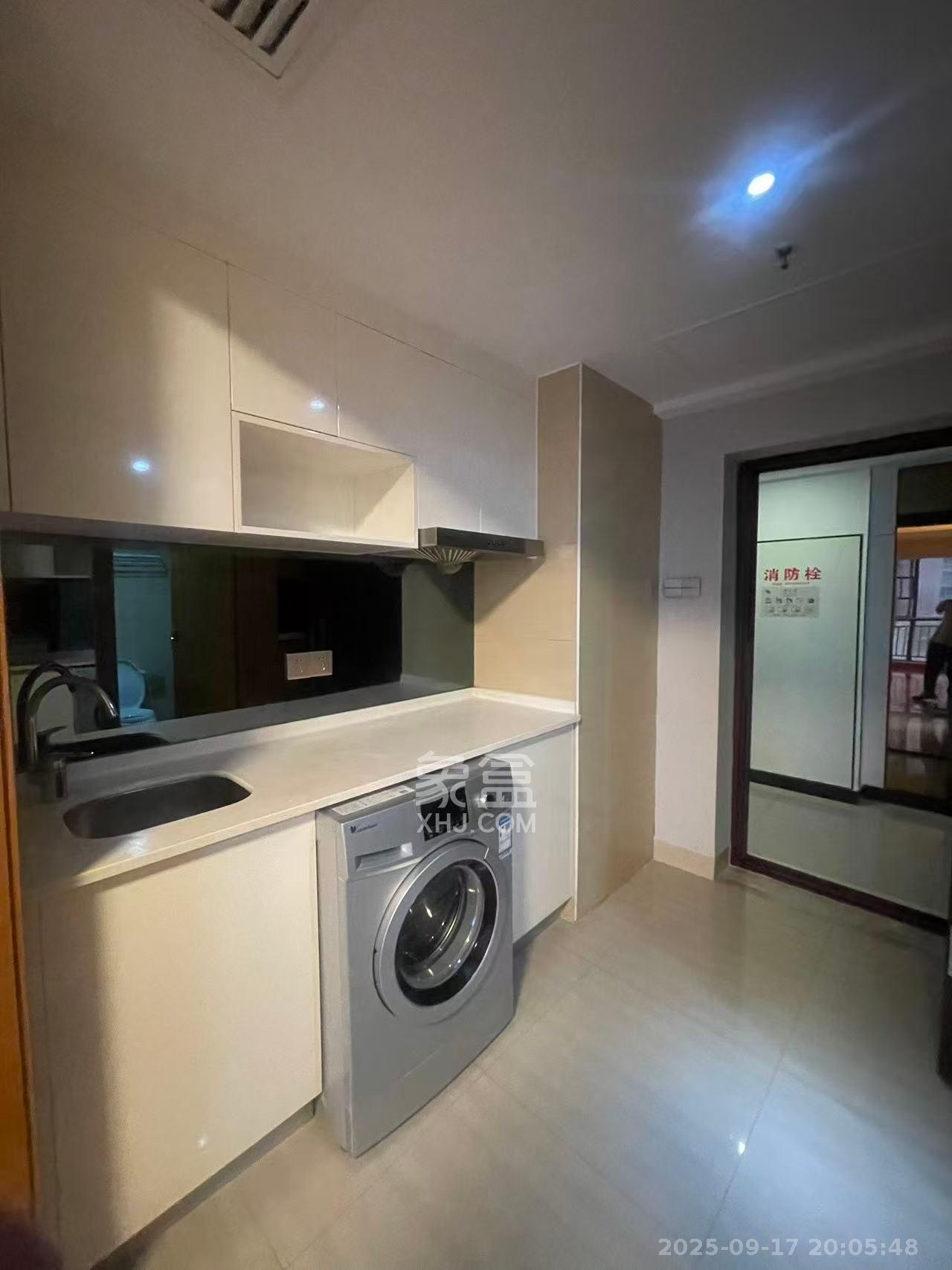 五一钻界  1室1厅1卫    2200.0元/月室内图