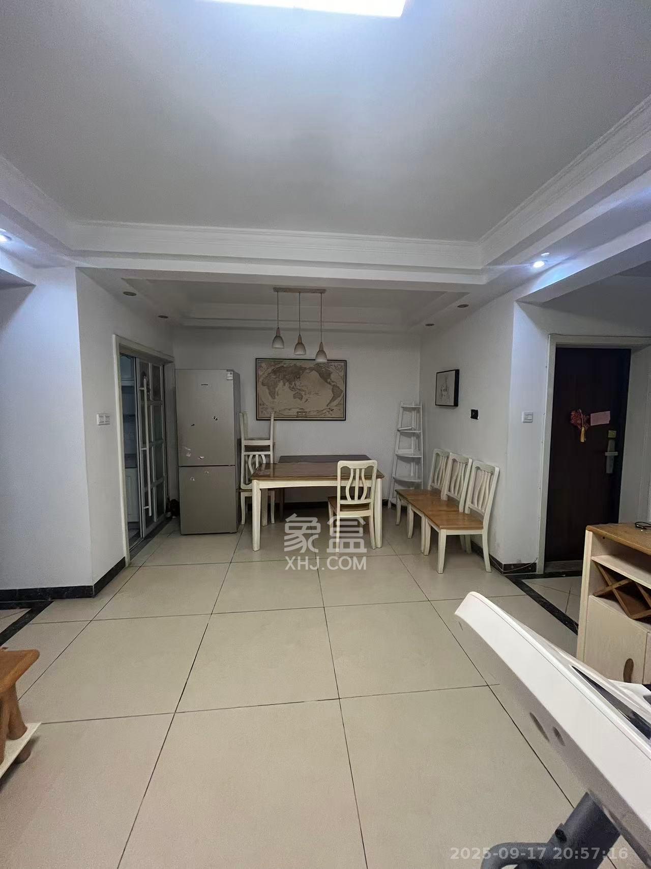 鑫远湘府华城  3室2厅1卫    2500.0元/月室内图