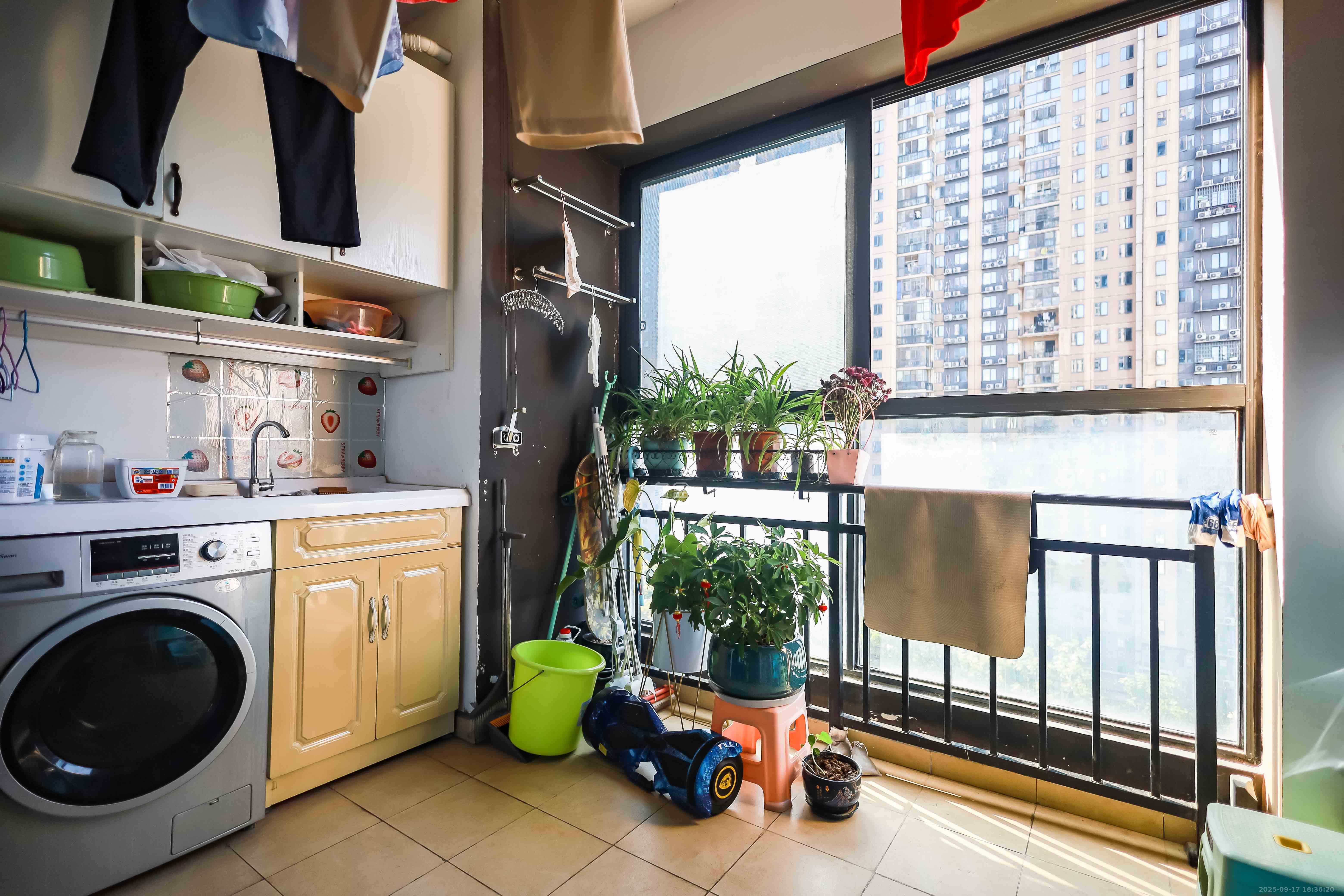 麓谷小镇 3室2厅1卫 59.8万 麓谷小镇 3室2厅1卫 59.8万阳台