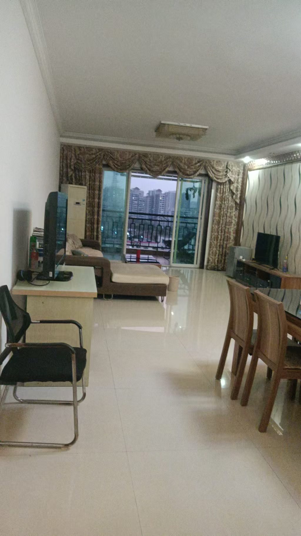 奥林匹克花园  3室2厅1卫    3600.0元/月 奥林匹克花园  3室2厅1卫    3600.0元/月室内图